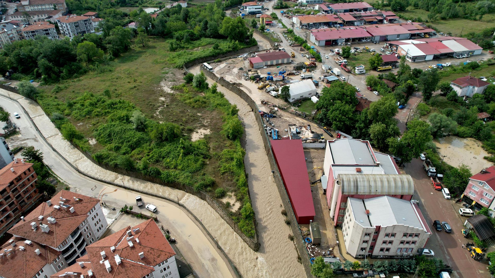 Bakanlık duyurdu: Kastamonu Cide'de selden etkilenen ailelere yardım ödemesi yapılacak