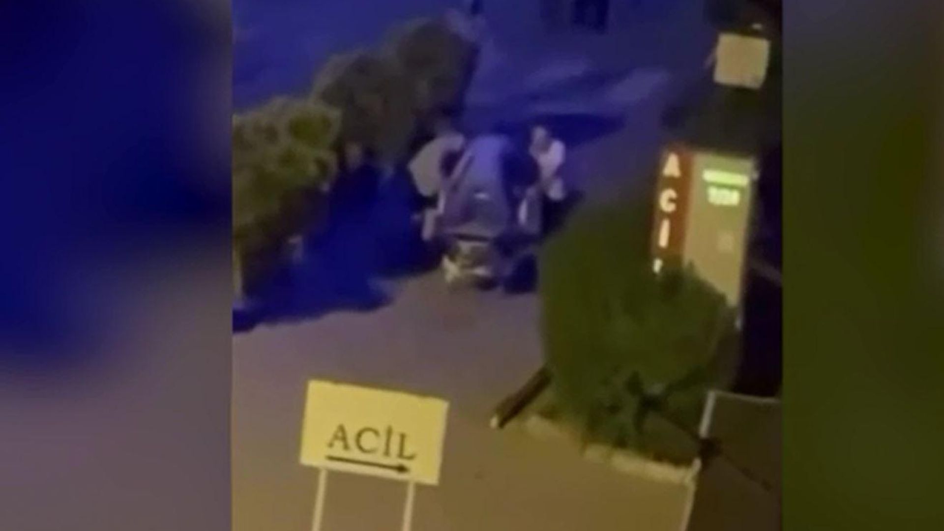 Kalbi duran yaralı için sedyenin üzerine çıktı: Paramediğin zamana karşı mücadelesi gündem oldu