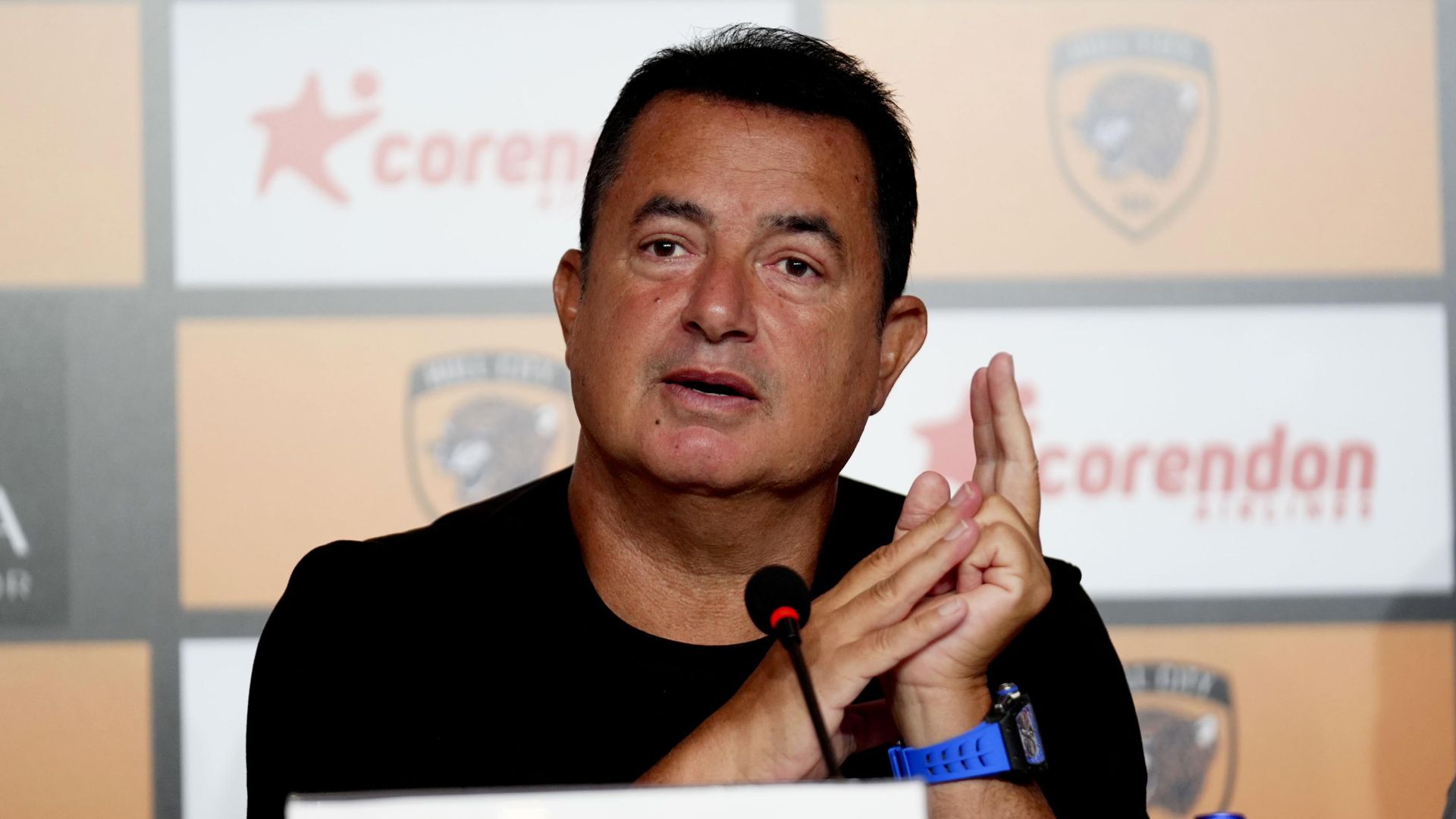 Hull City Başkanı Acun Ilıcalı: 'Türkiye'deki negatifliklerden bittim'