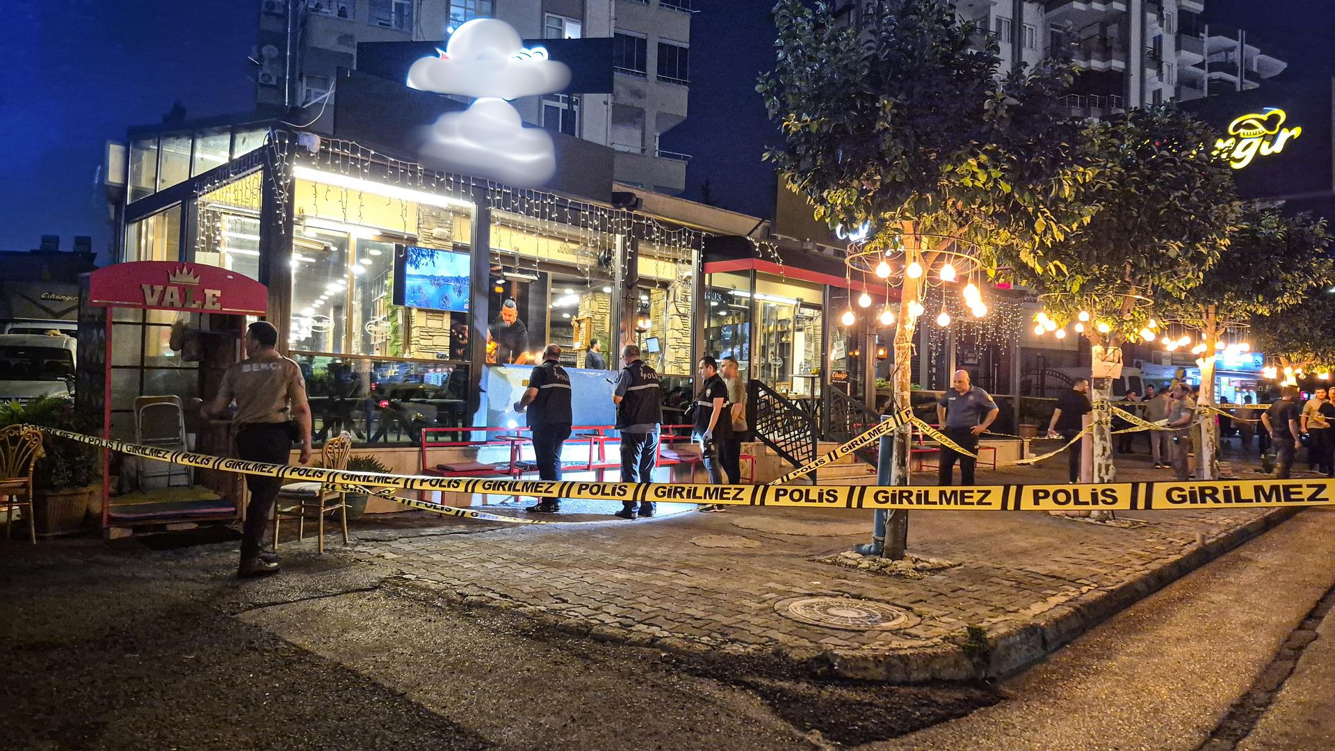 Kebapçıya silahlı saldırı: 4 yaralı