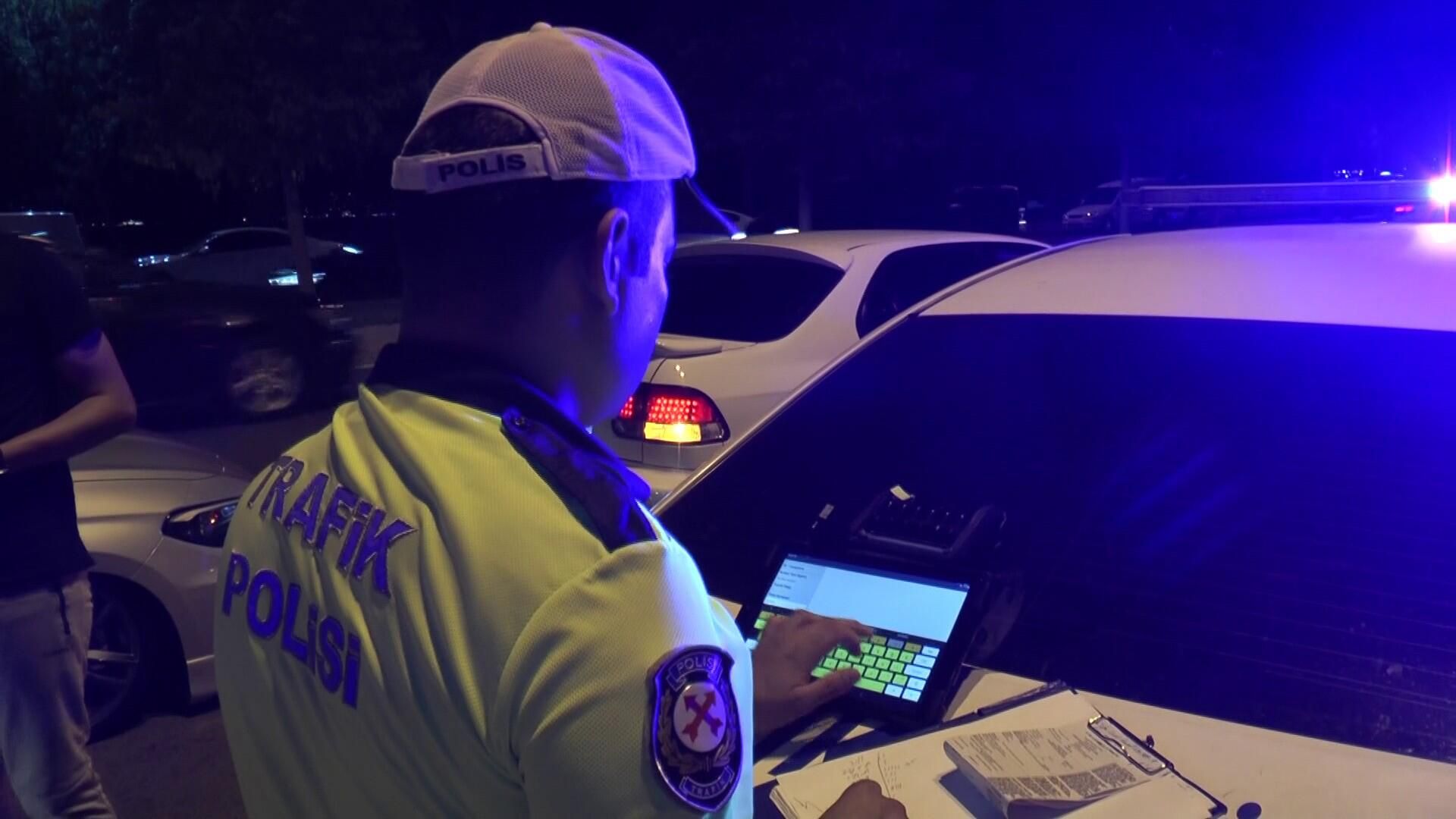 Erzurum'da 3 kişinin yaralandığı trafik kazasında sürücülerden biri diğer sürücüyü darp etti: 180 bin lira ceza kesildi