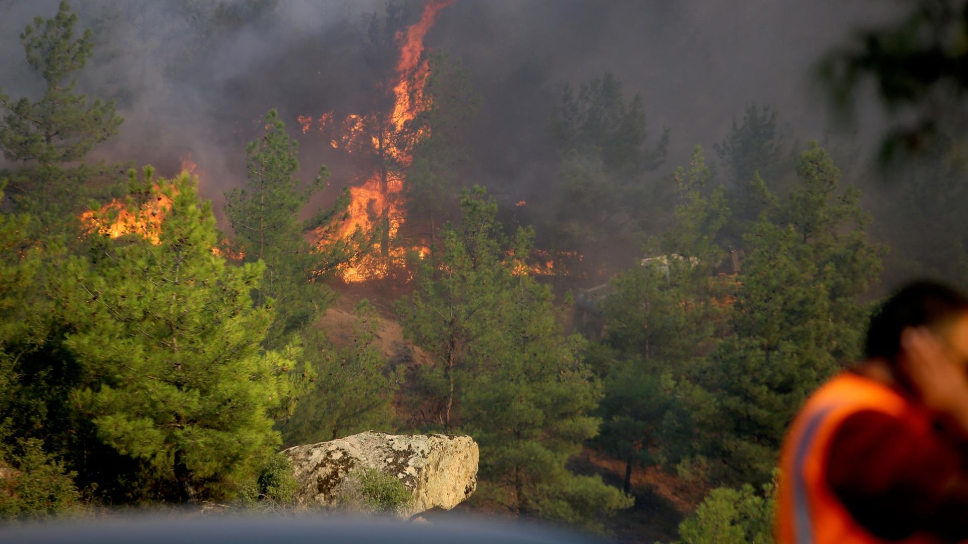 Orman yangınları: Alevlerle mücadelede en etkili araç Be-200