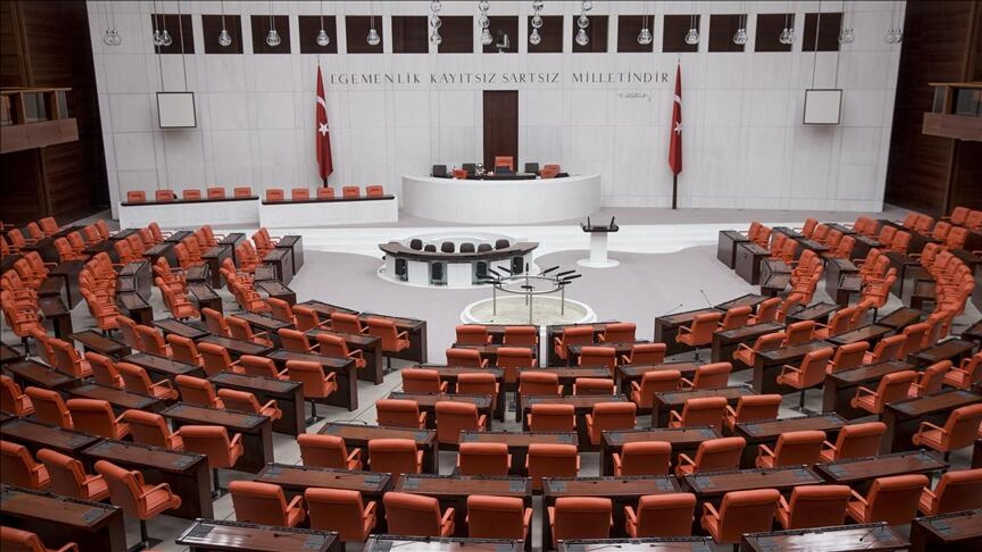 AK Parti kapalı grup toplantısı sona erdi: Milletvekilleri 'çerçeve yasa' için toplandı