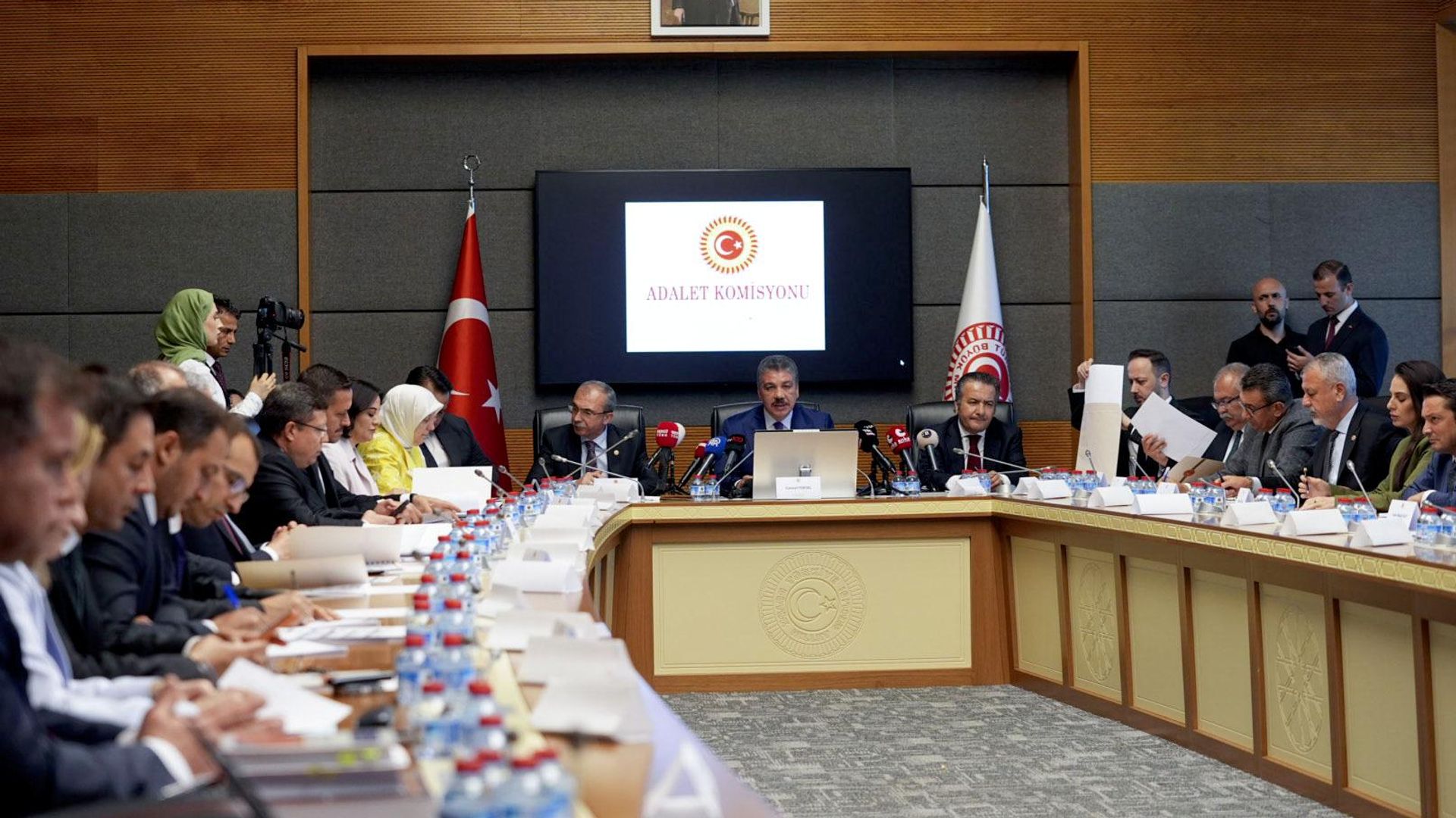 Milli Dayanışma ve Toplumsal Bütünlüğün Güçlendirilmesi kanun teklifi Adalet Komisyonu'nda kabul edildi