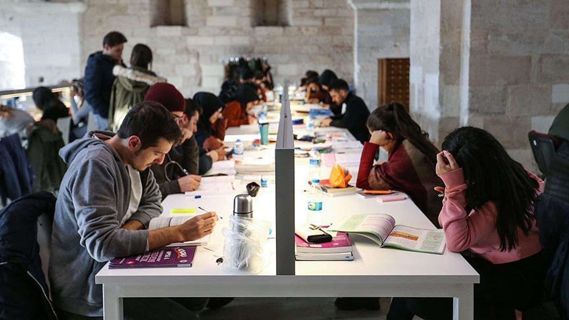 Resmi Gazete'de yayımlandı: Öğrenci affına ilişkin düzenlemeyi içeren kanun yürürlüğe girdi, kimleri kapsıyor?