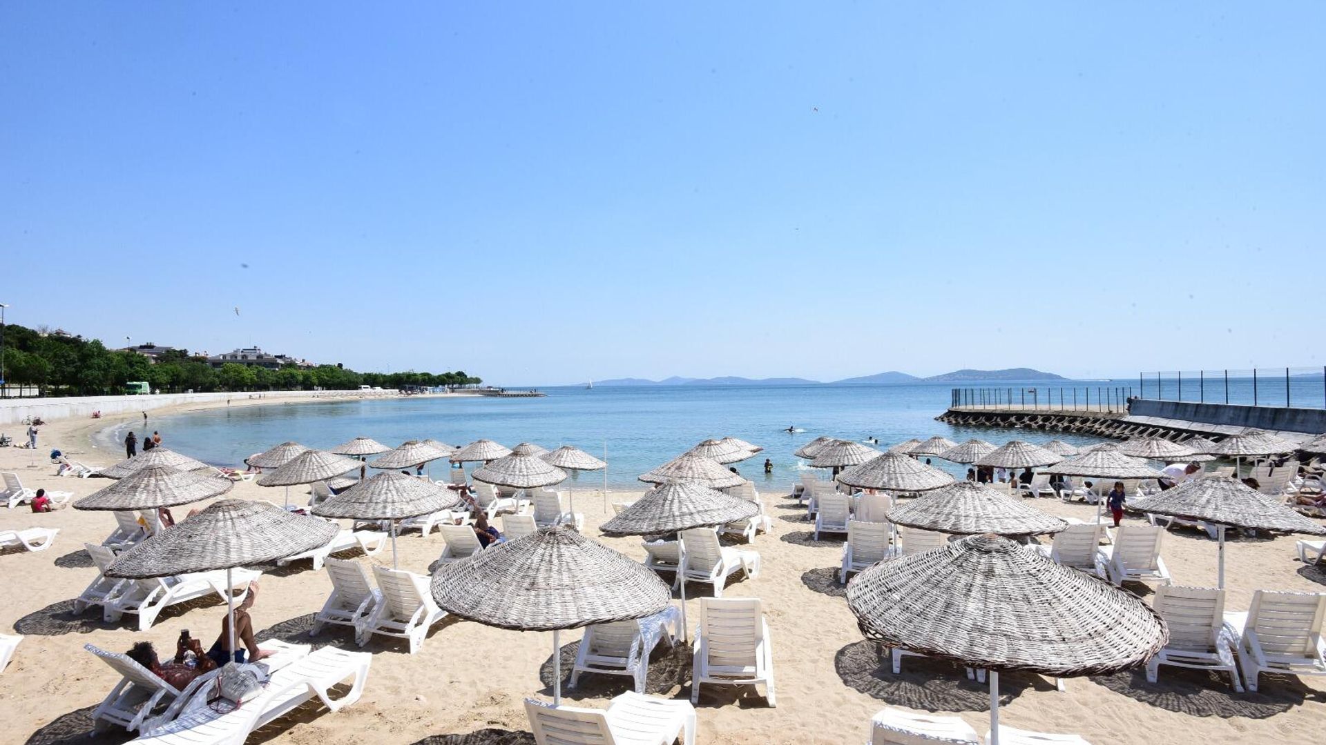 Plajlarda yeni dönem başlıyor: Bakanlık işgallere müdahale edecek