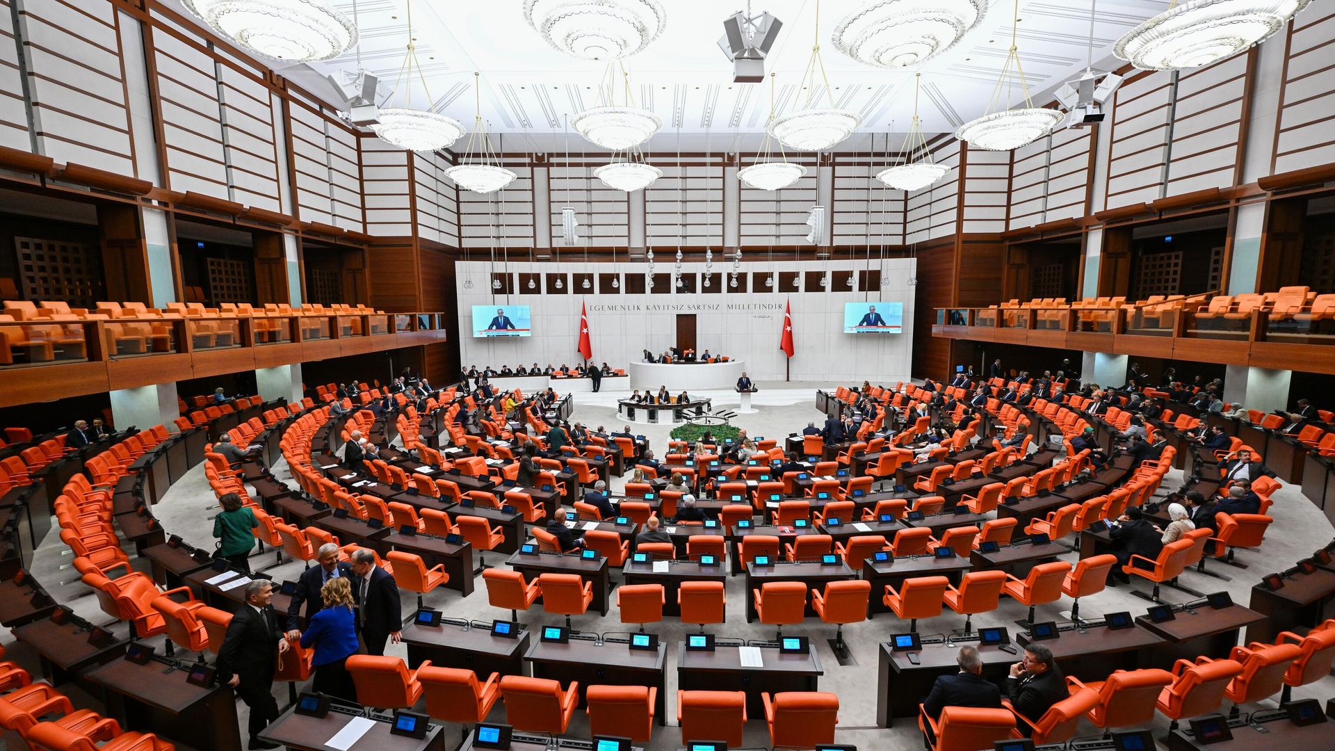 Şehit aileleri ve gazilerin haklarına yönelik düzenlemeleri içeren kanun teklifi TBMM'de kabul edildi