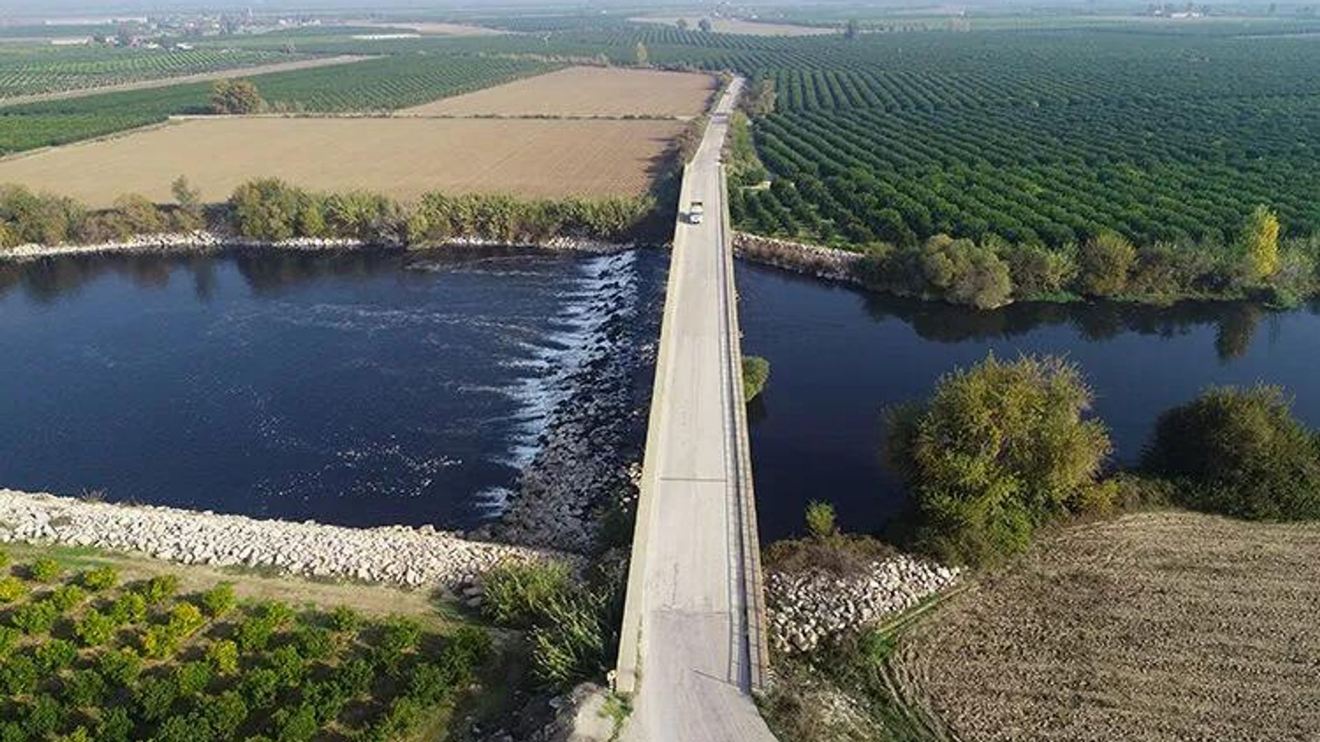 Adana'da nehre giren 2 çocuk kayboldu