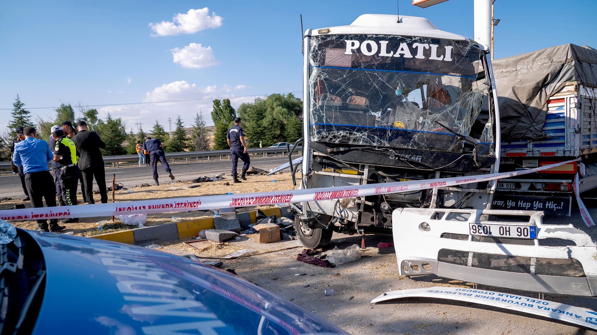 Ankara'da halk otobüsü ve kamyon çarpıştı: 2 ölü, 25 yaralı