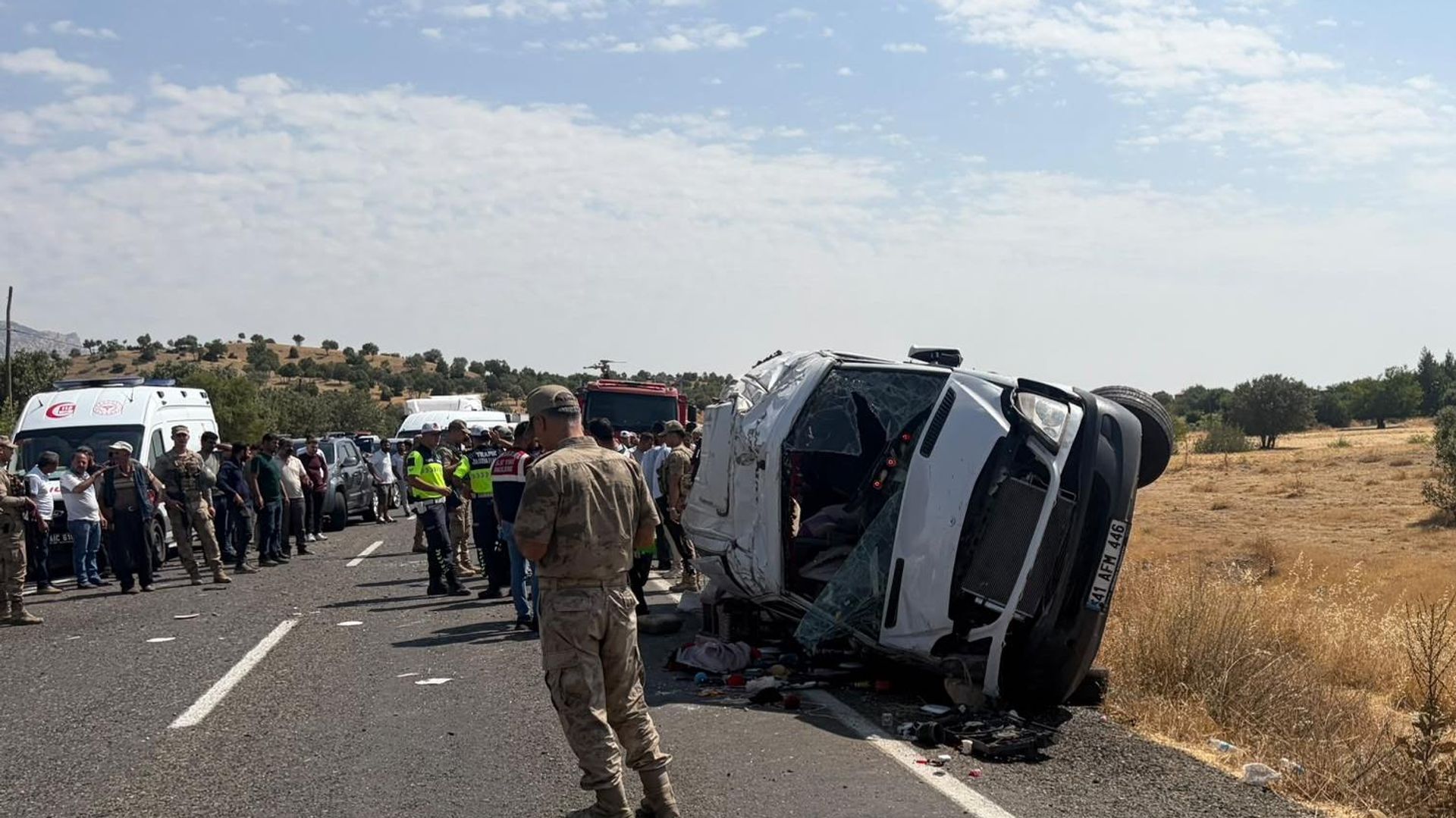 Diyarbakır'da minibüs devrildi: 5 kişi hayatını kaybetti, 11 kişi yaralandı