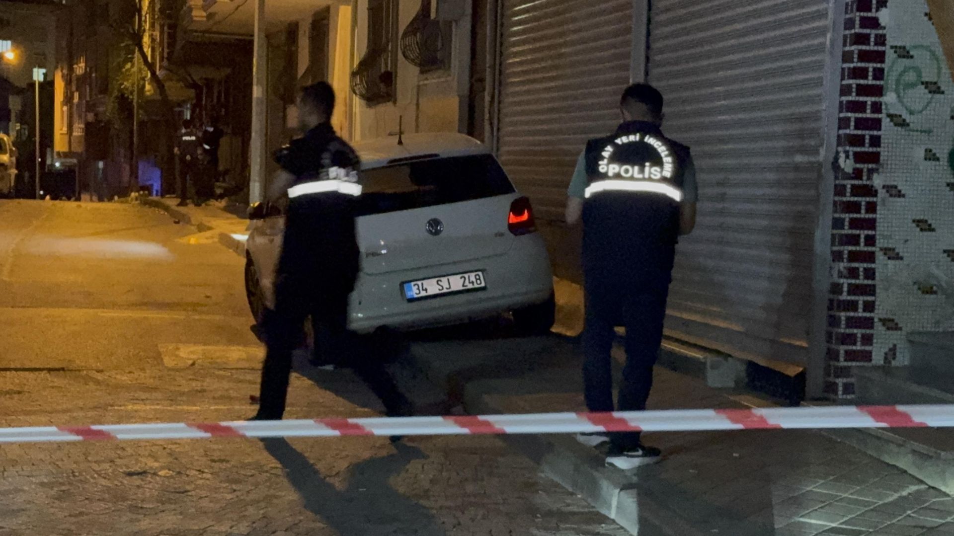 Bağcılar'da komşu kavgası: Önce bıçakladı, sonra tüfekle geri döndü