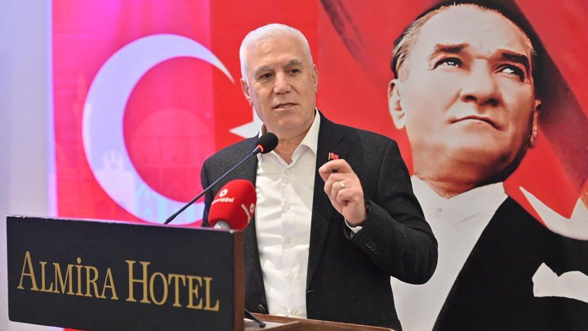 Bursa Büyükşehir Belediye Başkanı Mustafa Bozbey CHP'den istifa etti