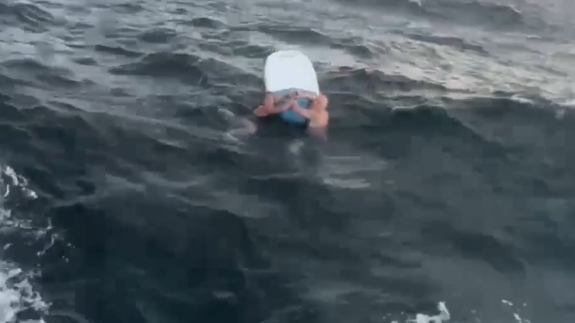 Denizde can pazarı: Baba-kız 4 saat kurtarılmayı bekledi: