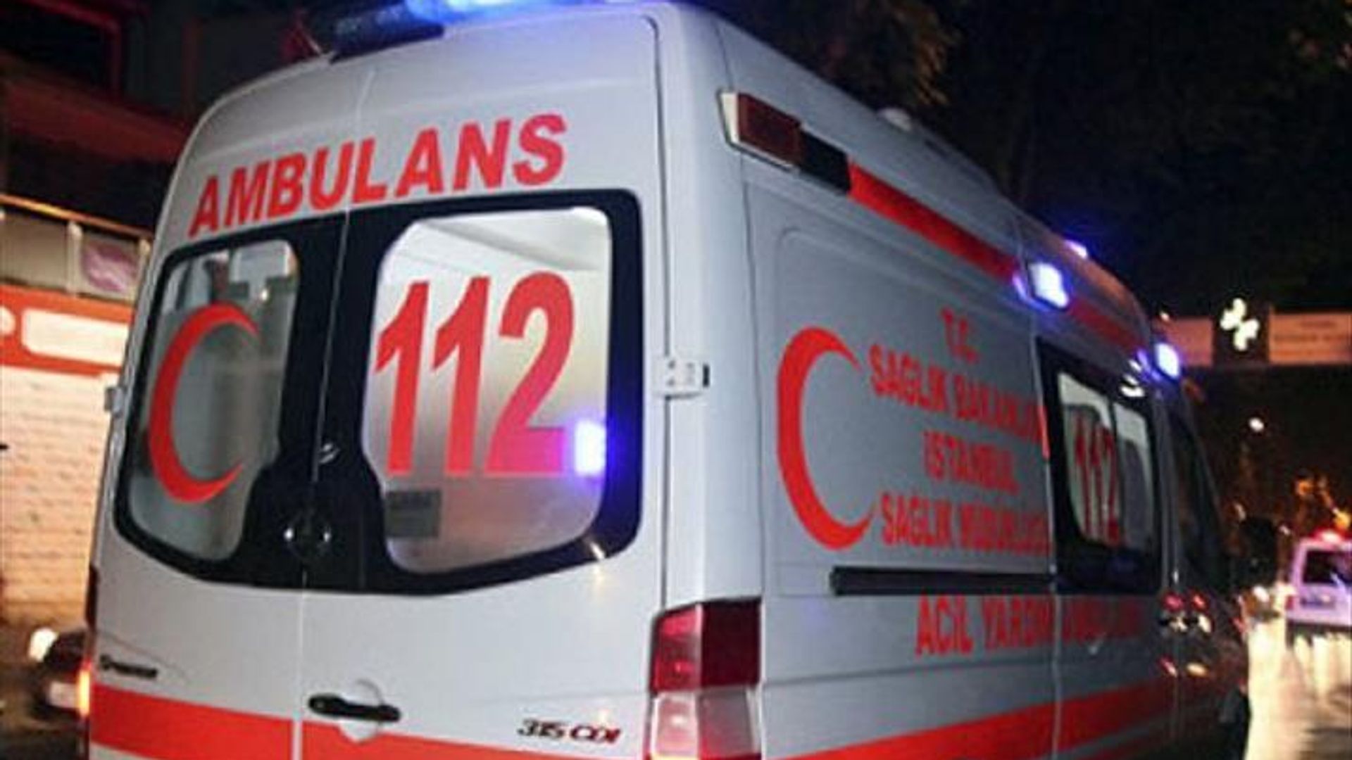 Kavga ettiği midyecinin kız kardeşini bıçakladı: Markete kaçan şüpheli yakalandı