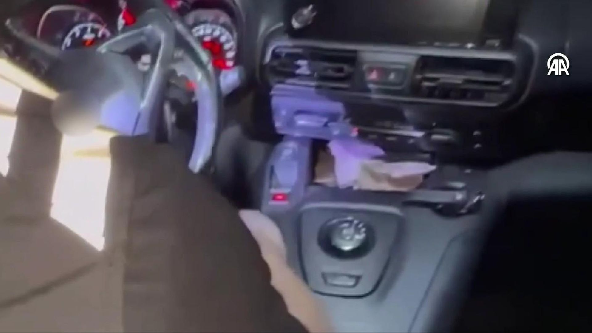 Detaylı aramada ortaya çıktı: Otomobiline özel düzenekle açılan gizli bölme yaptırmış