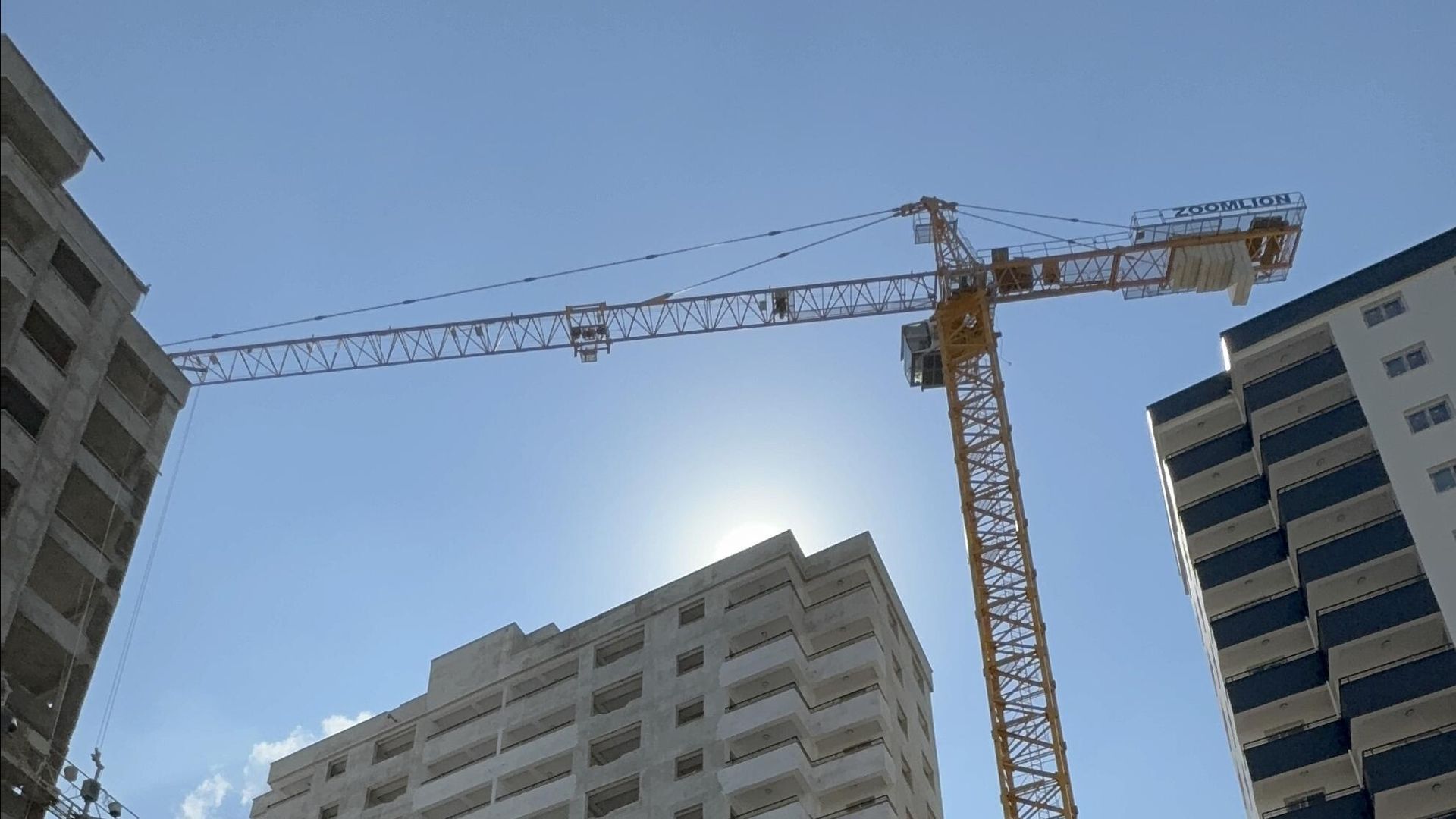İskele kırıldı, işçiler 10'uncu katta mahsur kaldı
