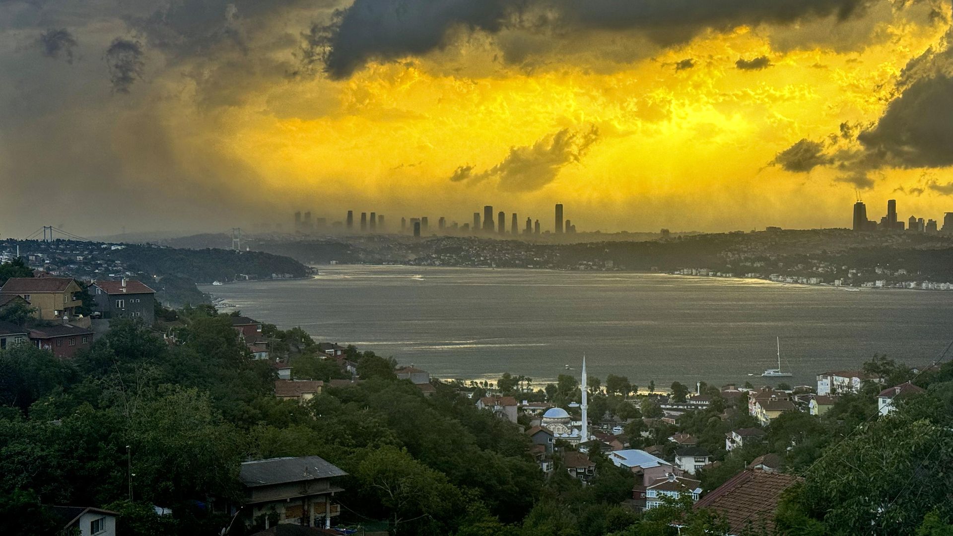 Meteoroloji uyardı: Sıcaklıklar artıyor ama Marmara'da fırtına var