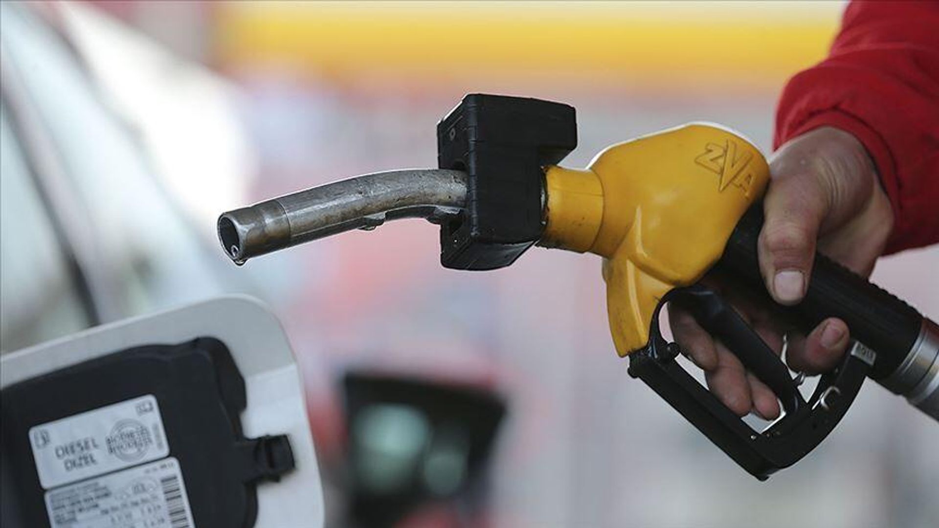 Akaryakıt fiyatları düştü: Motorine 5,36 TL büyük i̇ndirim