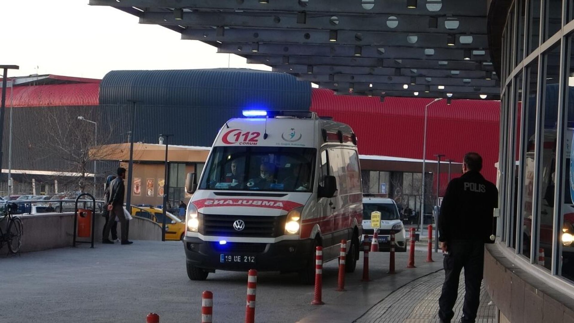 Sözlü tartışma taşlı ve sopalı kavgaya dönüştü: İki aileden 19 şüpheli tutuklandı