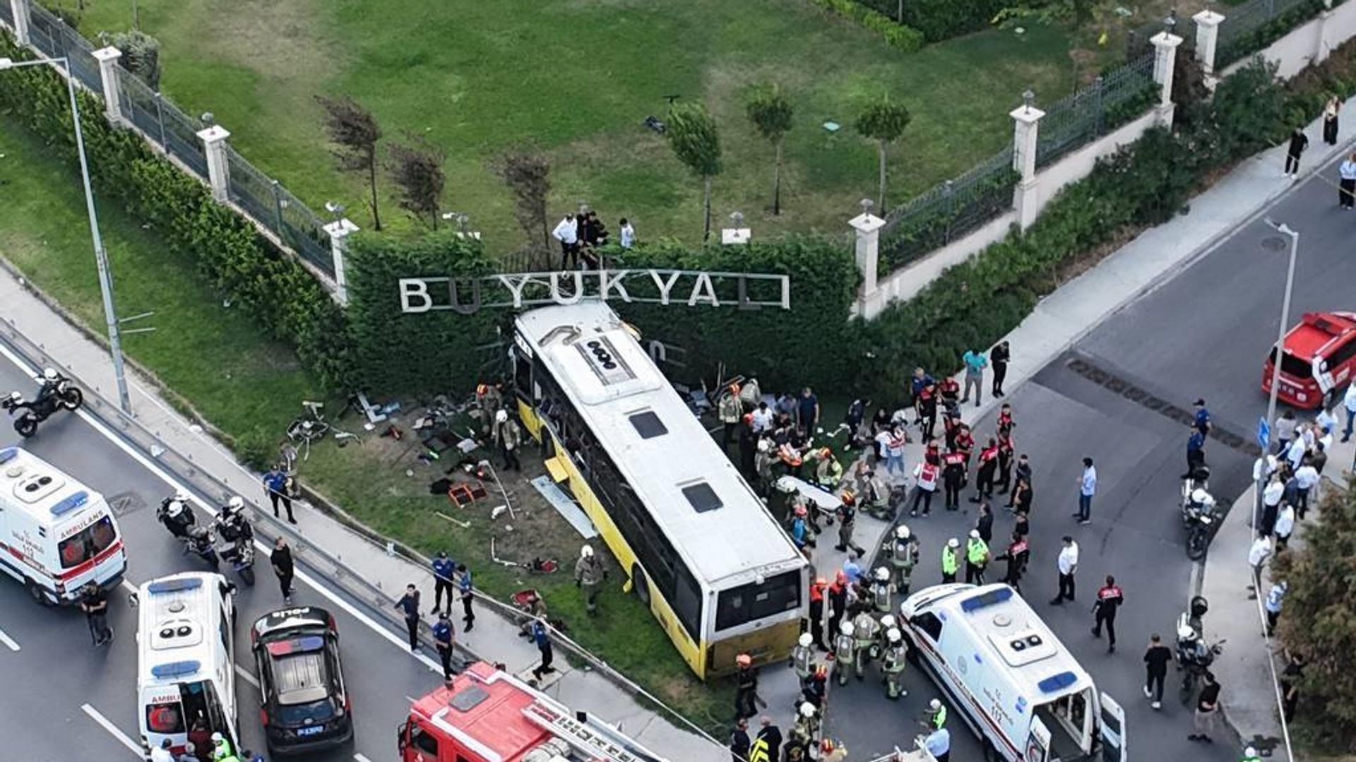 Zeytinburnu’nda 2 kişinin öldüğü İETT kazasında otomobil sürücüsüne gözaltı