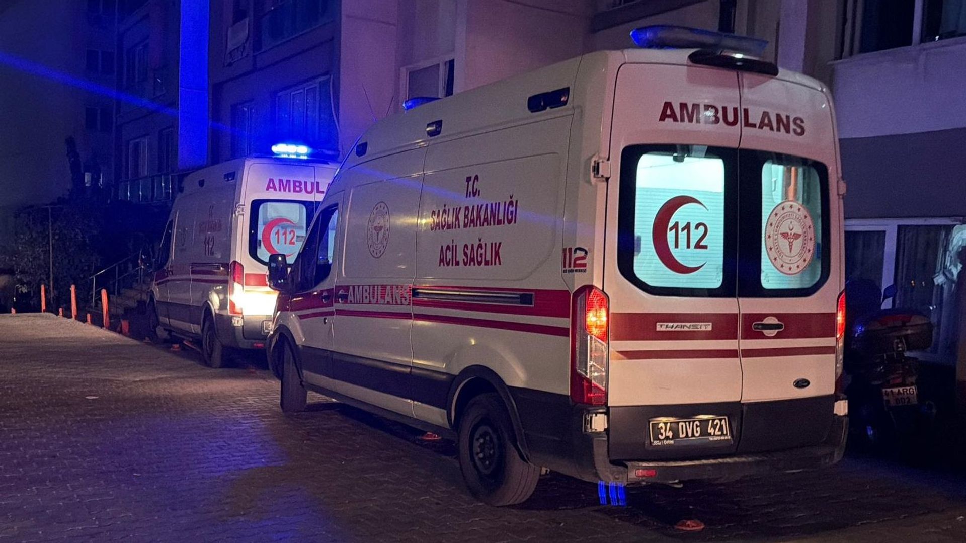 Esenyurt'ta otopark yangını: 27 kişi hastaneye kaldırıldı