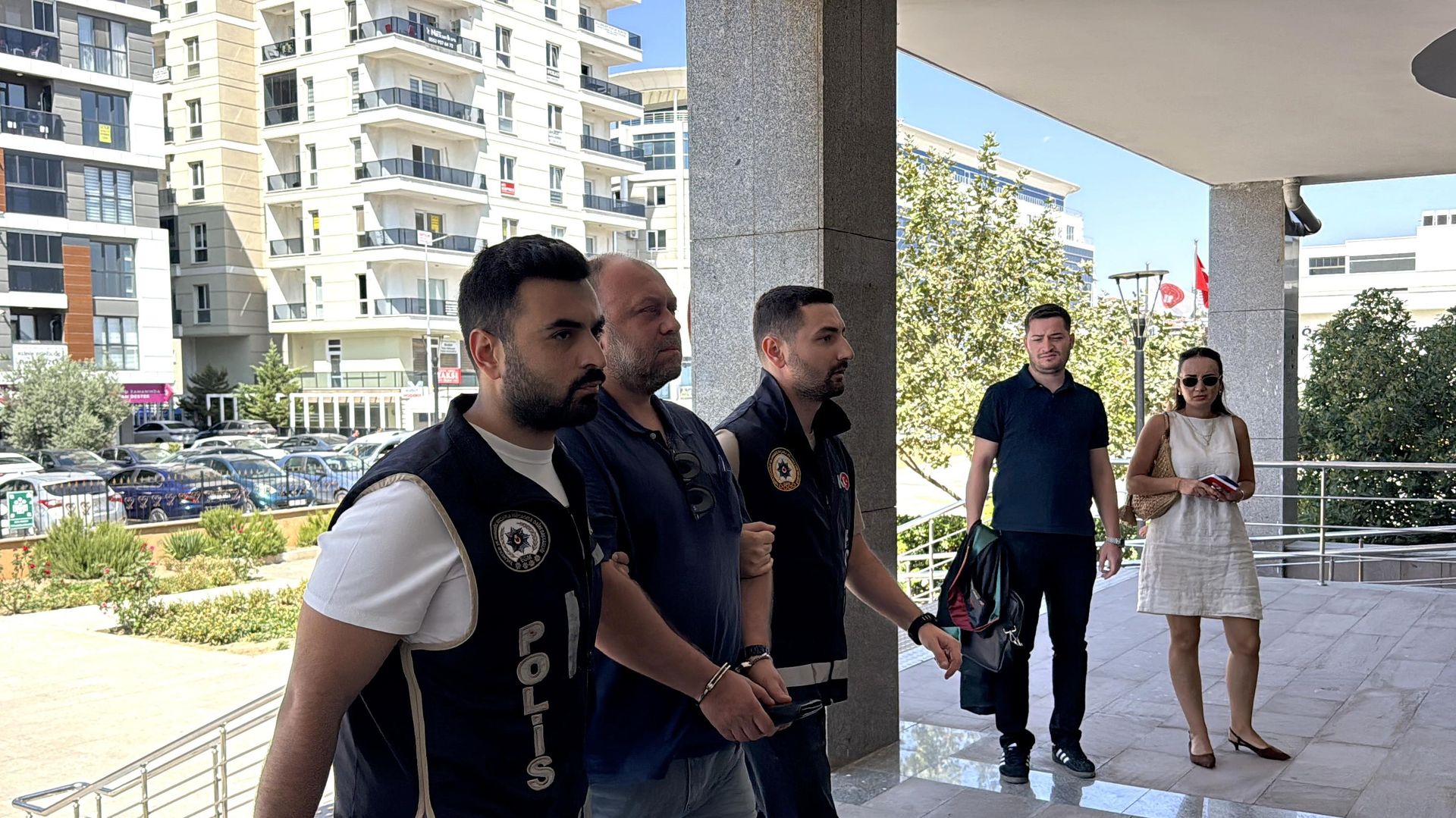 'Müteahhitten 200 bin euro rüşvet istedi' iddiası: CHP'li belediye meclis üyesi tutuklandı