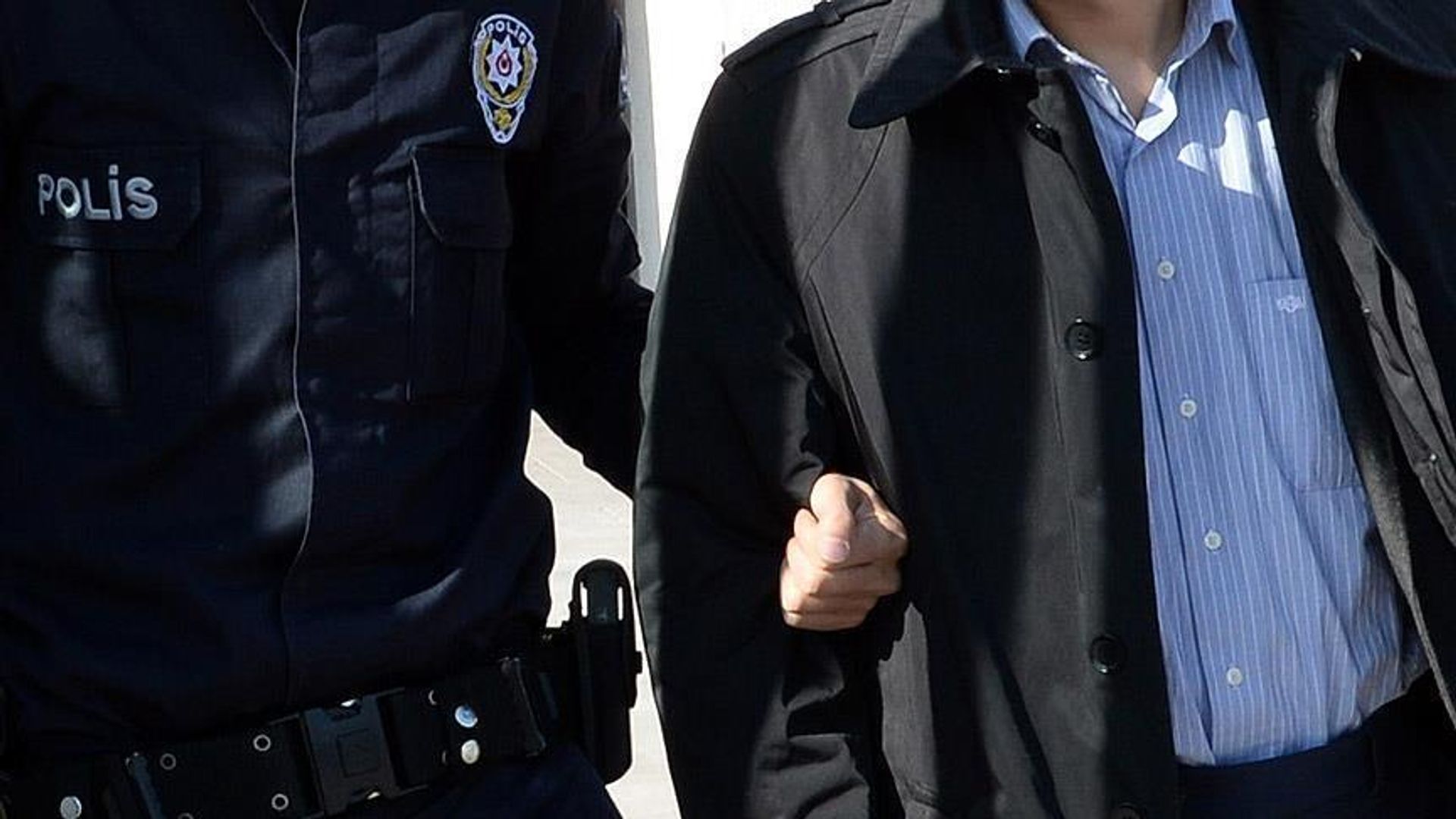 Camide namaz kılarken kediyi tekmelediği görüntüler paylaşılmıştı: Gözaltına alınmasının ardından serbest bırakıldı