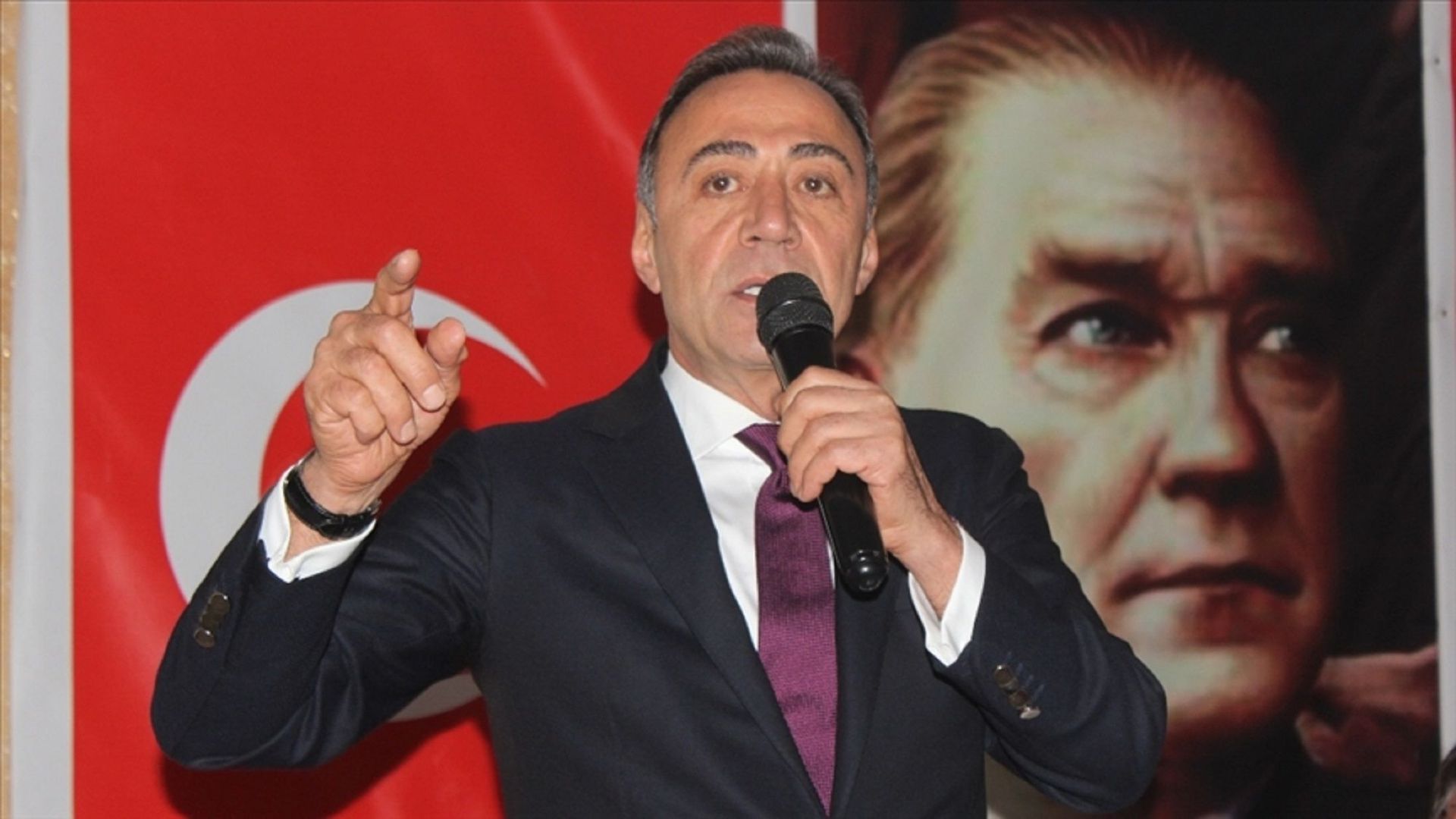 Şiddet görüntüleriyle gündem olmuştu: Berhan Şimşek CHP'deki görevinden istifa etti