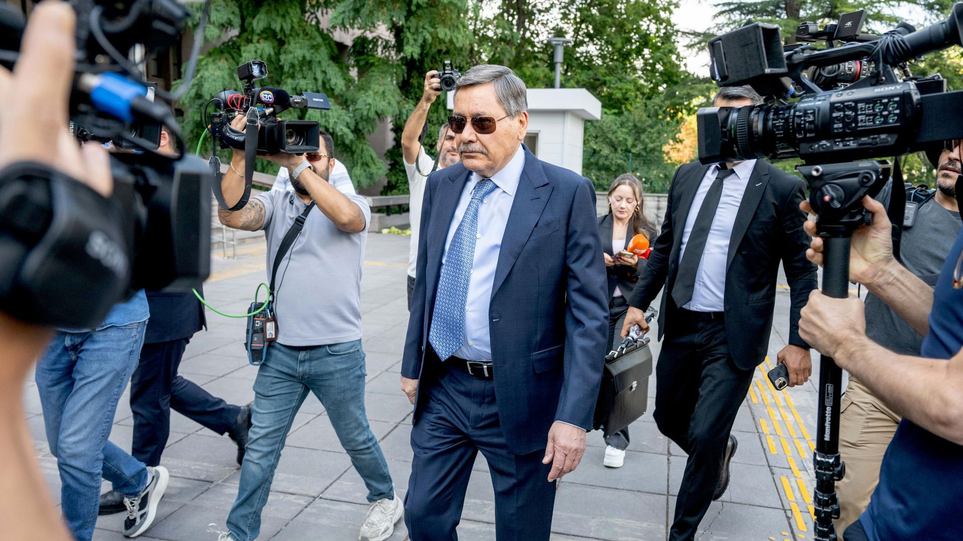 Melih Gökçek'in oğlu ve gelini adli kontrol şartıyla serbest bırakıldı