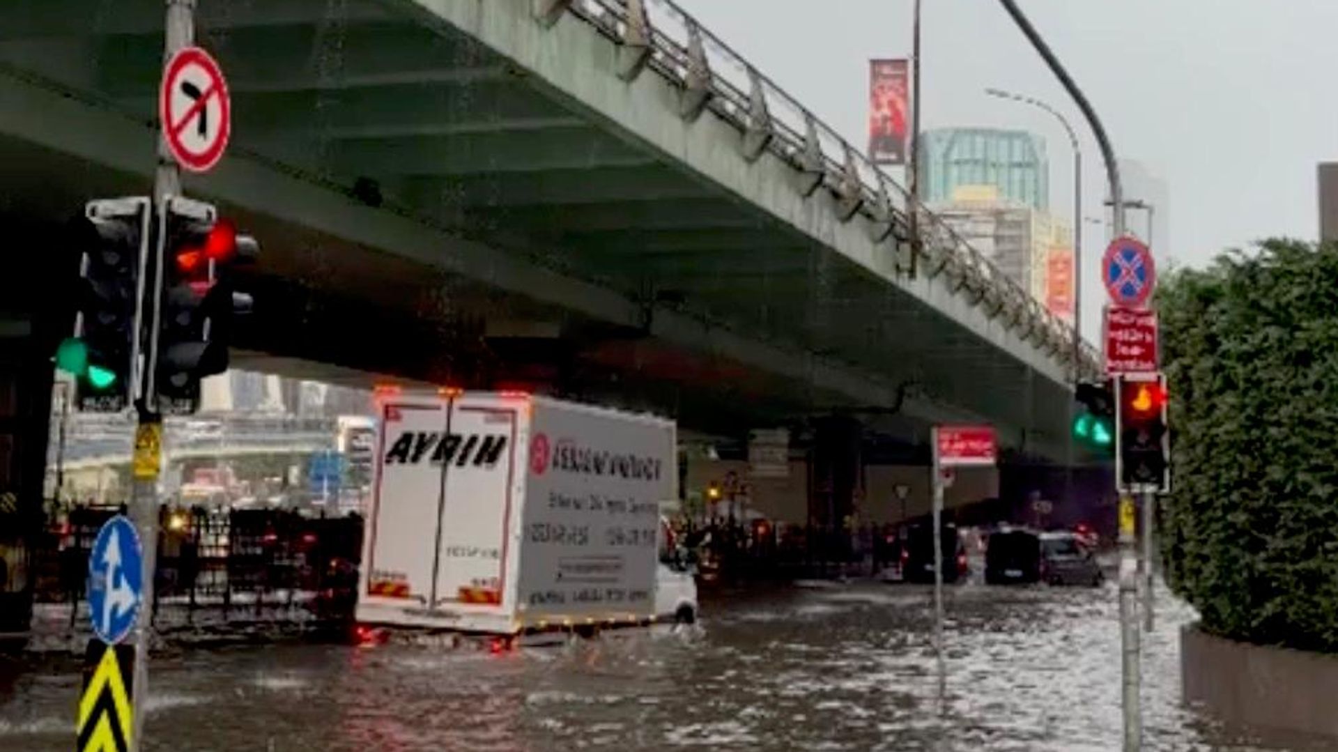 İstanbul Valiliği tarih vererek uyardı: Çok kuvvetli sağanak yağış geliyor