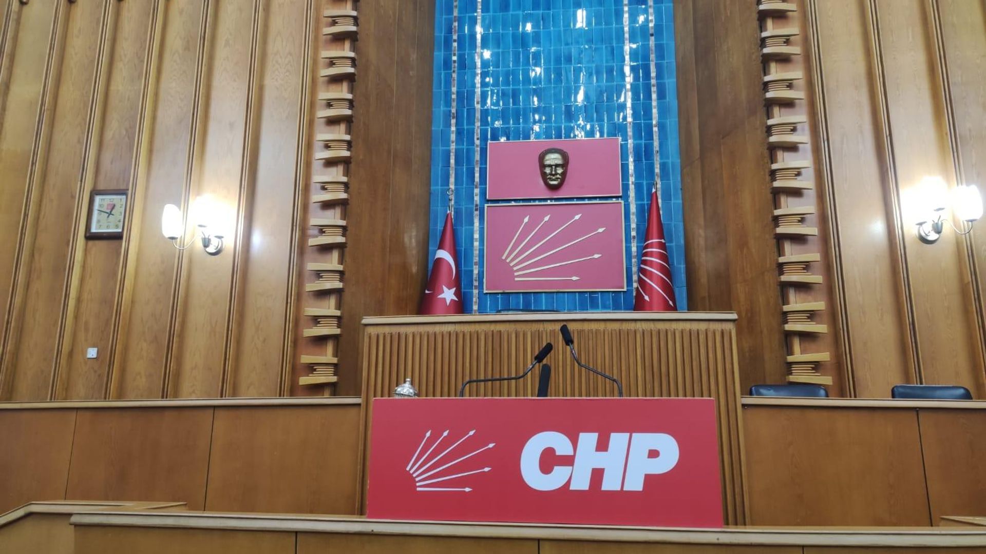 Mansur Yavaş'tan sonra belediye başkanlarından peş peşe istifa
