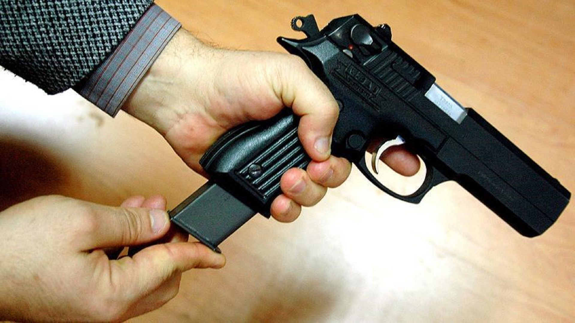 Niğde'de okul yakınındaki parkta silahlı 2 kişi görüldü: Şahıslar gözaltına alındı