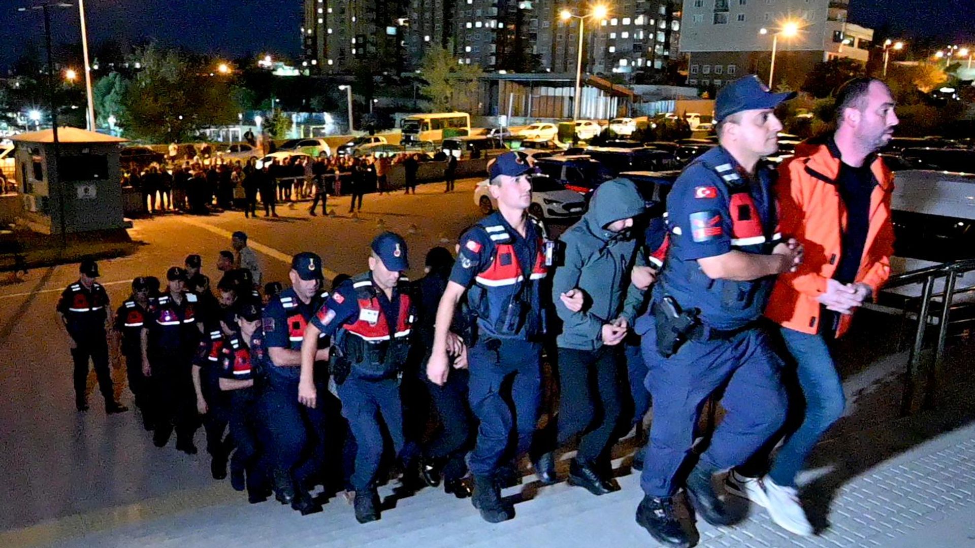 Yahşihan Belediyesi'ne yönelik 4 ilde yolsuzluk operasyonu: 35 şüpheli adliyede