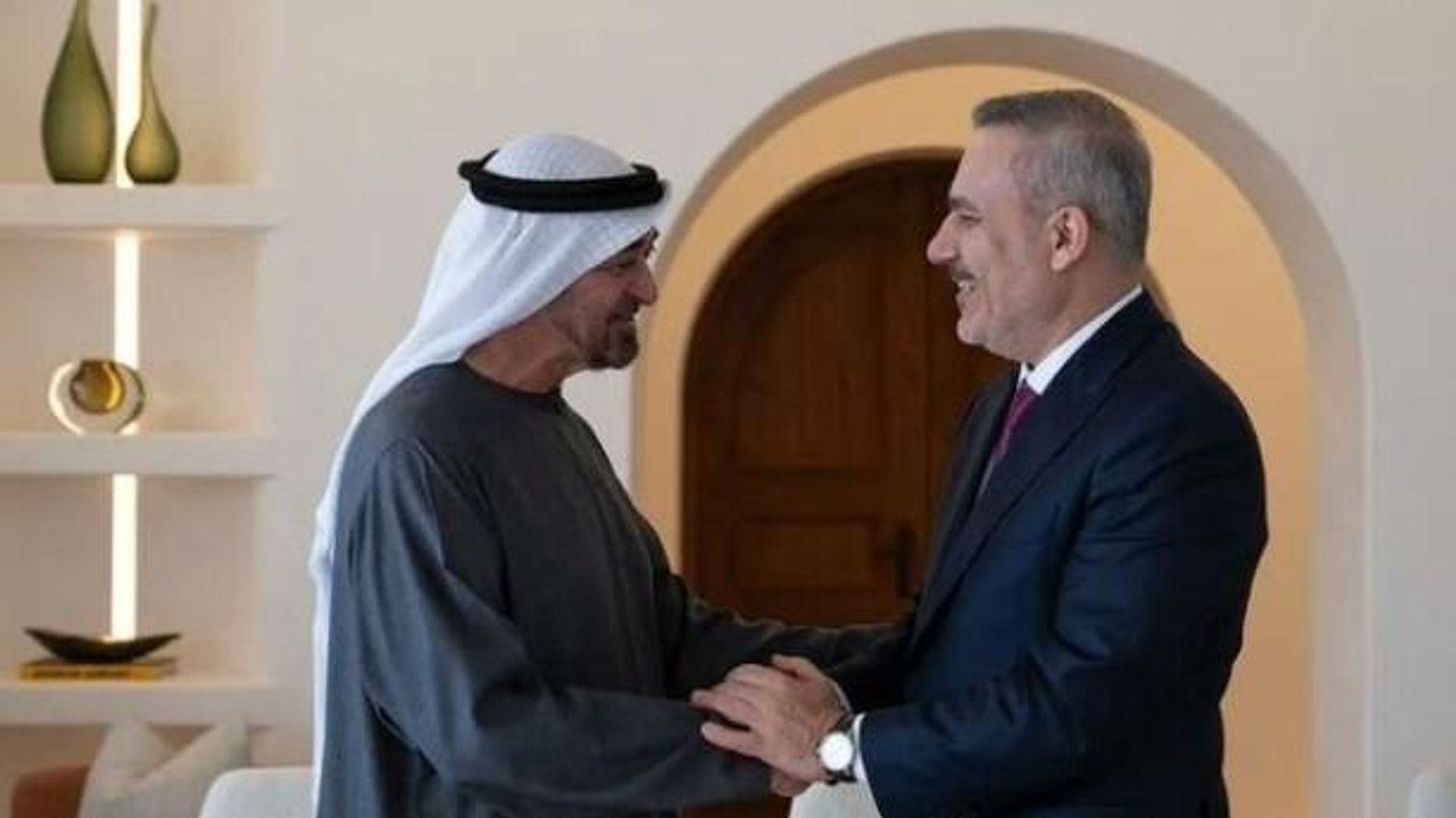 Dışişleri Bakanı Fidan, BAE Devlet Başkanı Al Nahyan'la görüştü
