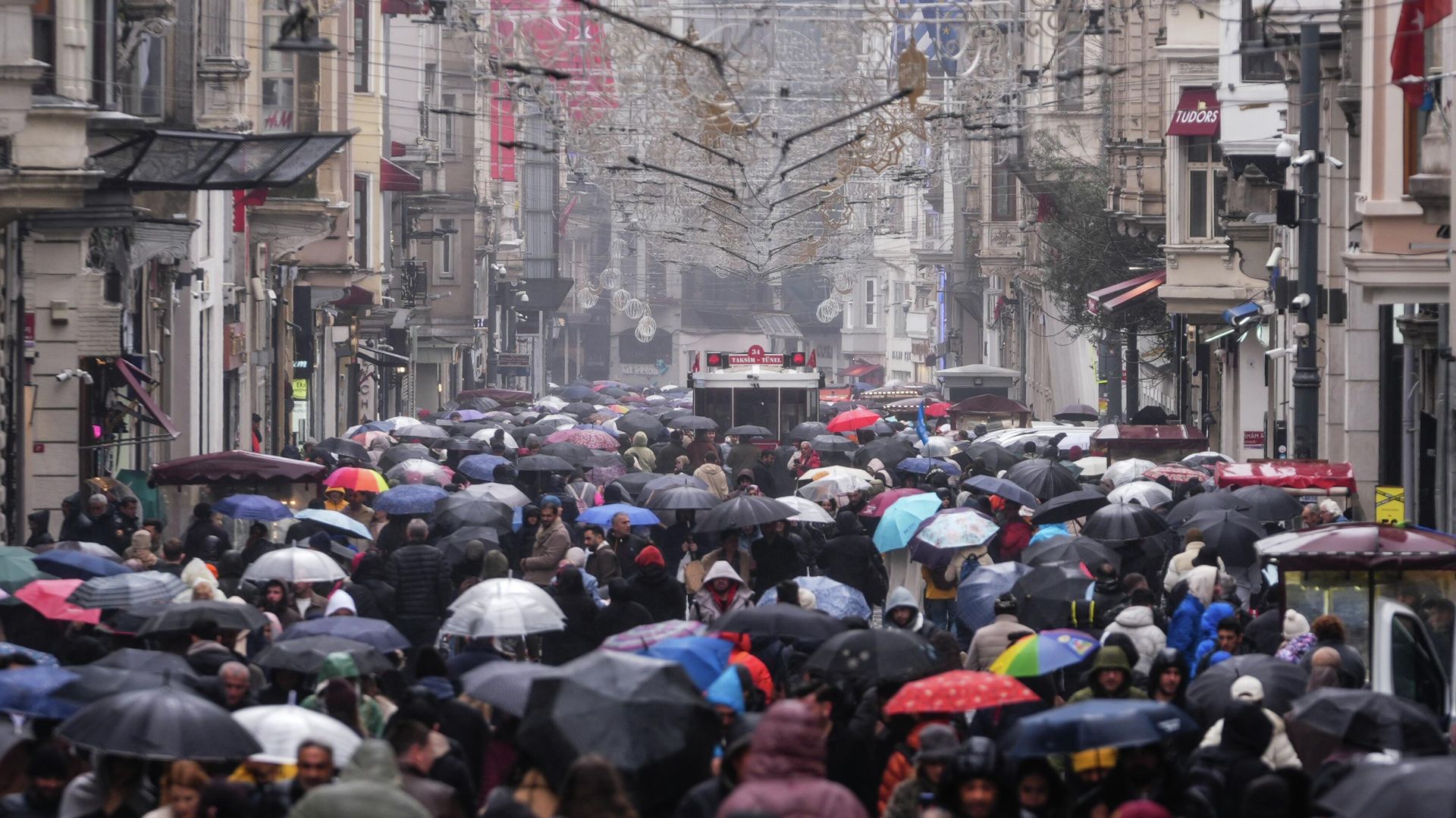 AKOM'dan İstanbul için yeni uyarı: Cuma gününe dikkat