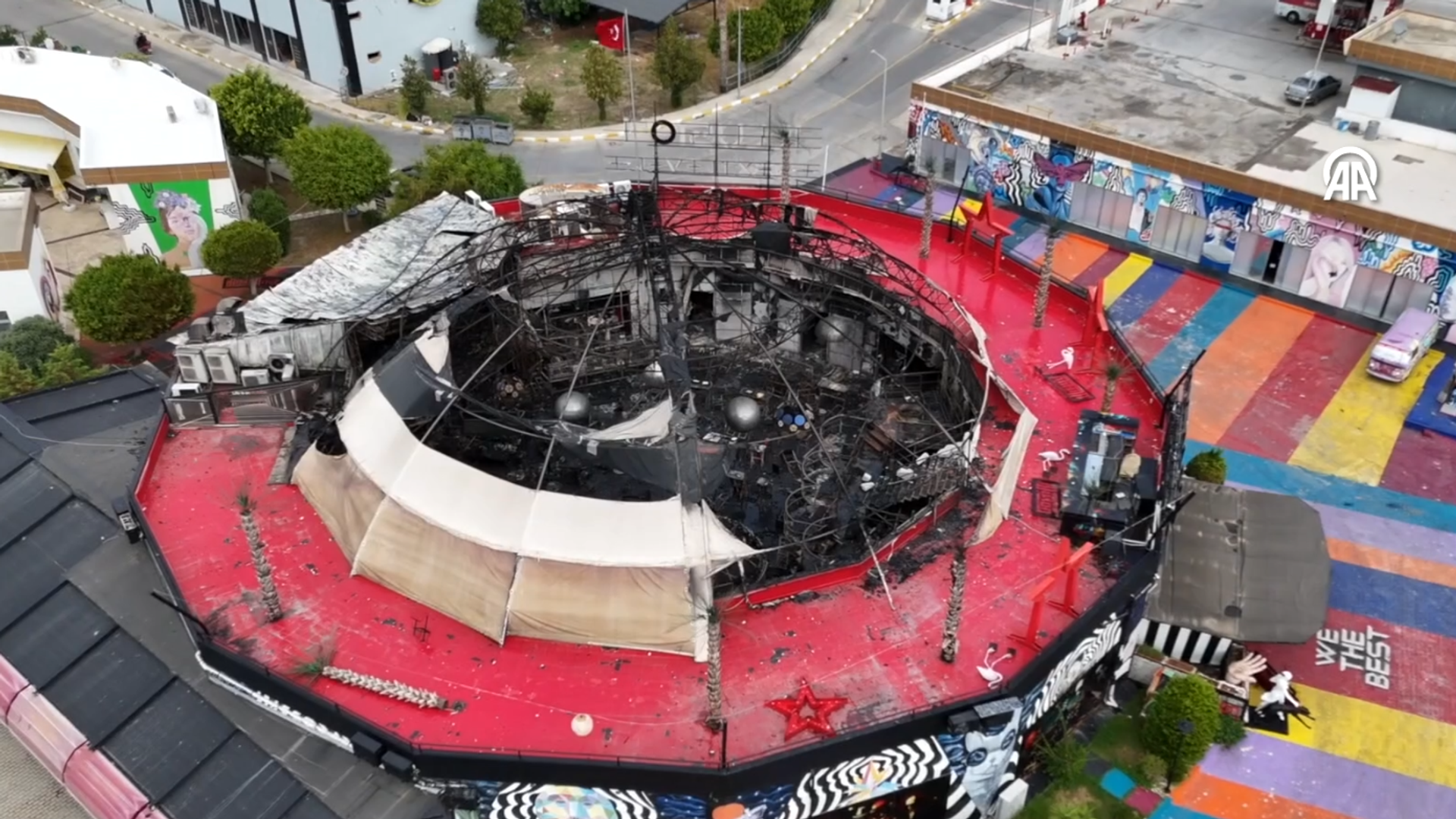 Alanya'da ünlü gece kulübü yandı: Kullanılamaz hale geldi