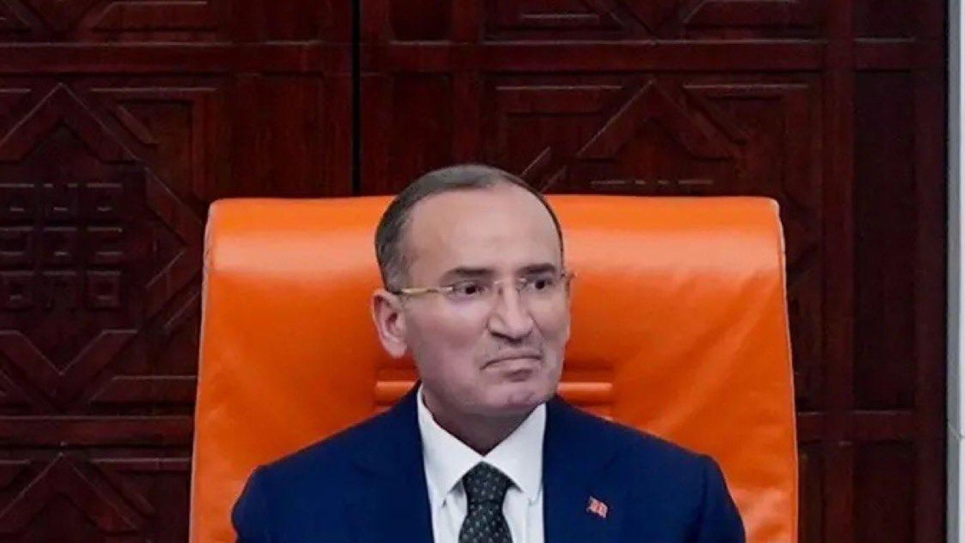 Bekir Bozdağ görevinden istifa etti