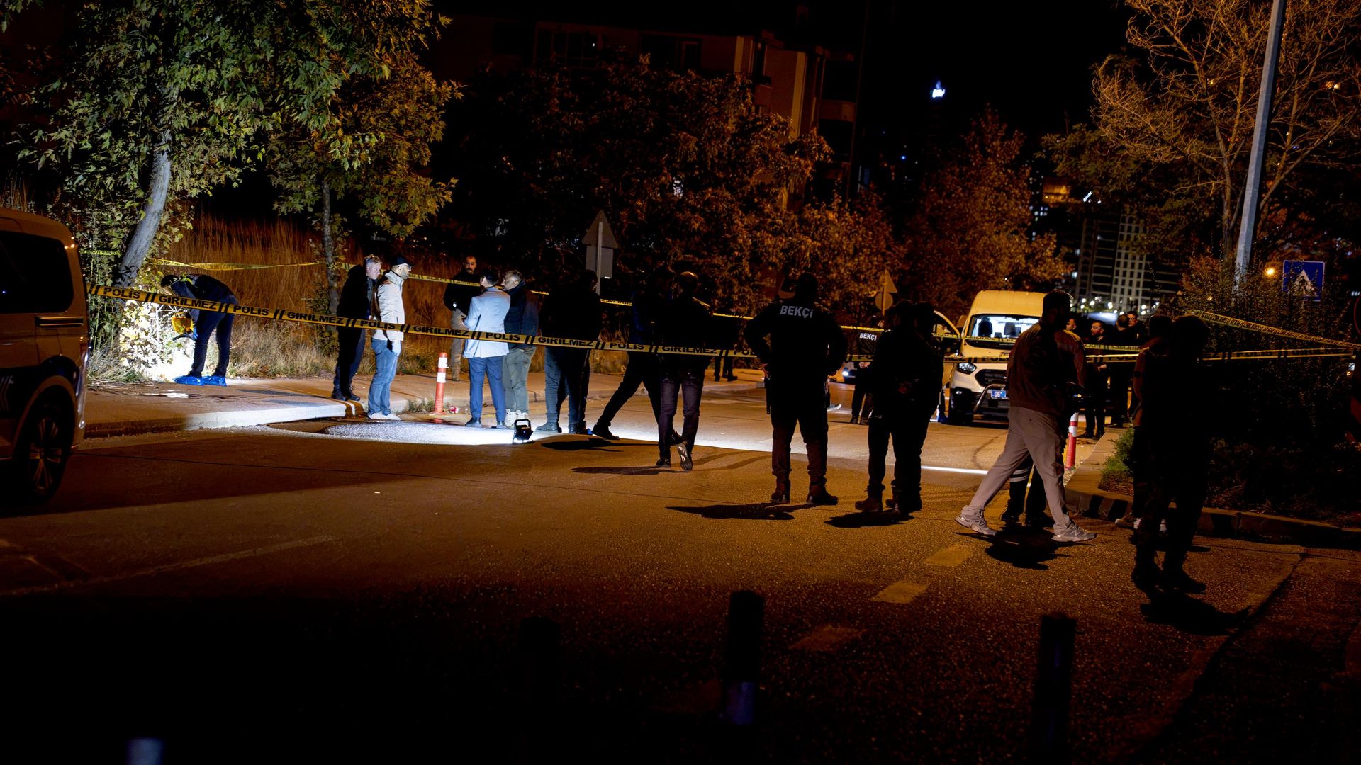 Ankara'nın Pursaklar ilçesinde uygulama noktasında polislere saldırı: 'Kahraman polisimiz maalesef şehit oldu'