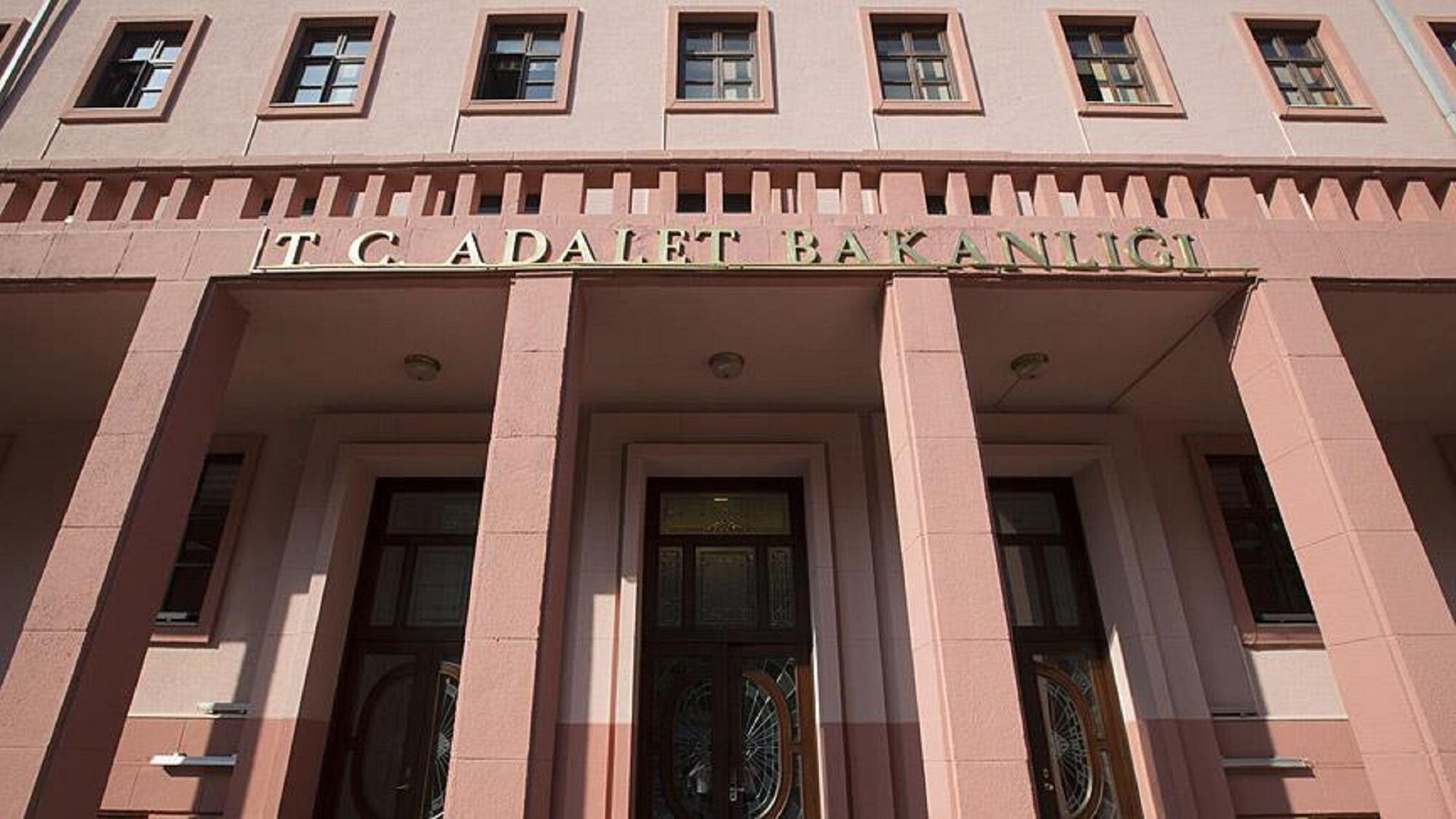 Adalet Bakanlığı fon soruşturmasıyla ilgili 'sızdırıldığı' iddialarına yanıt verdi: Ağır ve mesnetsiz bir iftira
