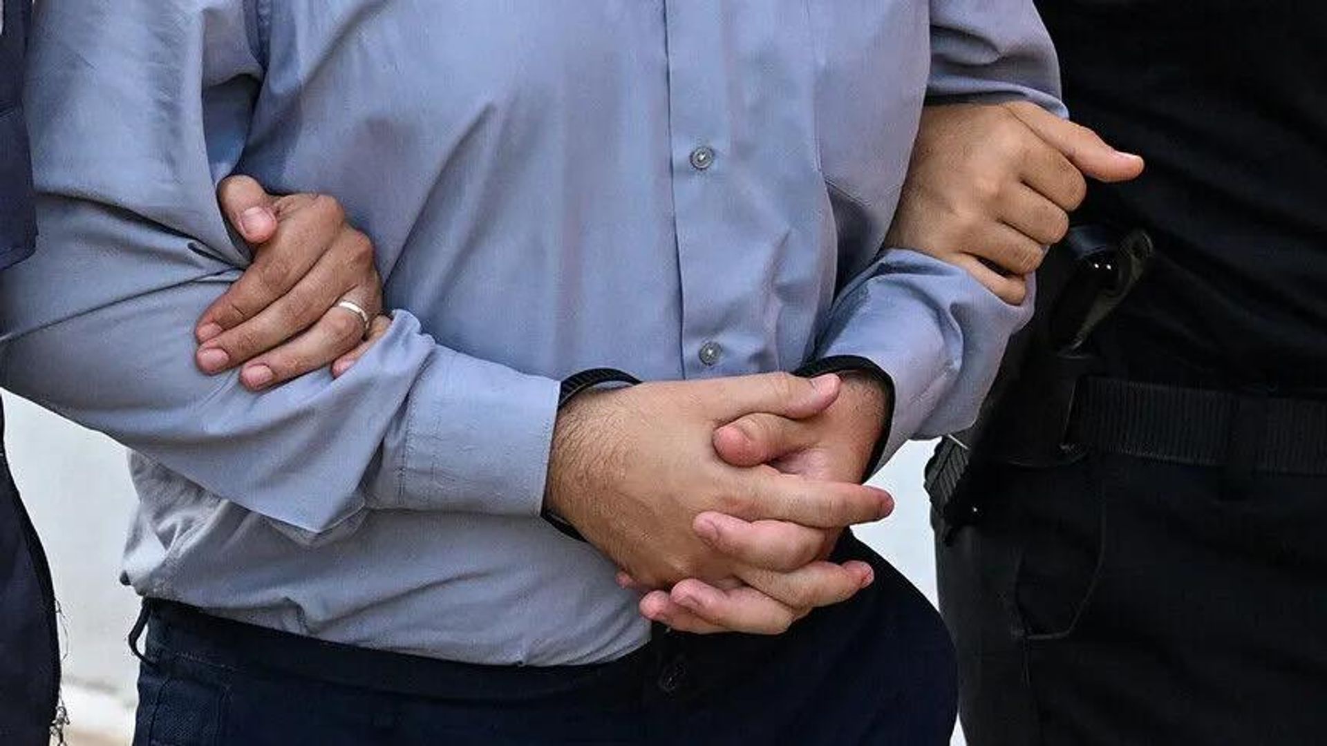 Bürokratlar, siyasiler, eski başkan: İzmir'deki rüşvet dalgasında kim kiminle bağlantılı?