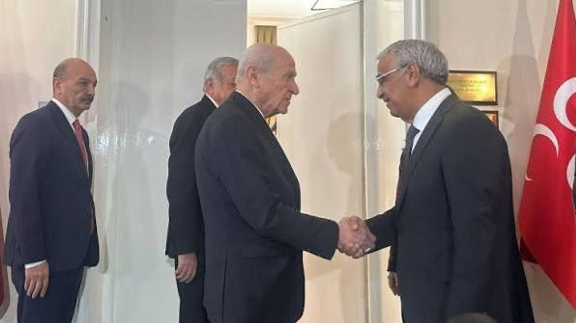 MHP Genel Başkanı Devlet Bahçeli, DEM Parti heyetiyle bir araya geldi