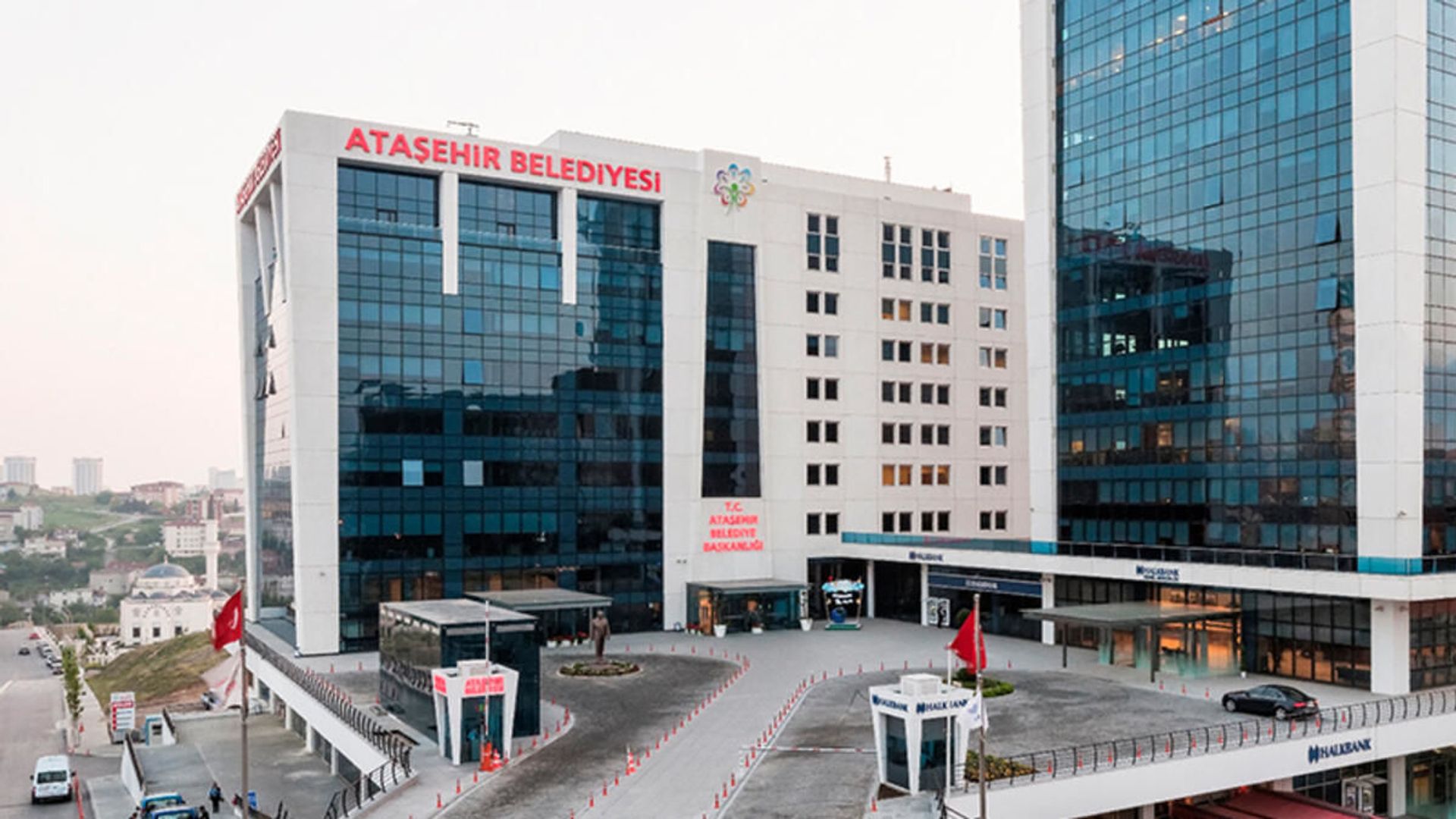 Ataşehir Belediyesi AK Parti'ye geçti