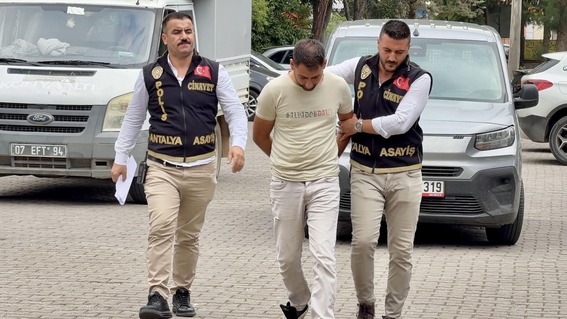 Antalya'da tartıştığı kadını sıcak su döküp boğarak öldürdü: Şüpheli tutuklandı