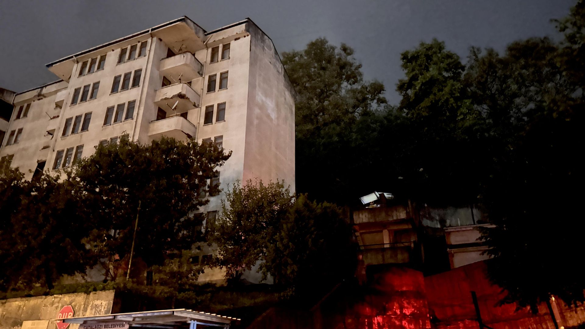 Zonguldak'ta heyelan: Bir apartman tedbir amacıyla boşaltıldı, bölgeye giriş yasaklandı