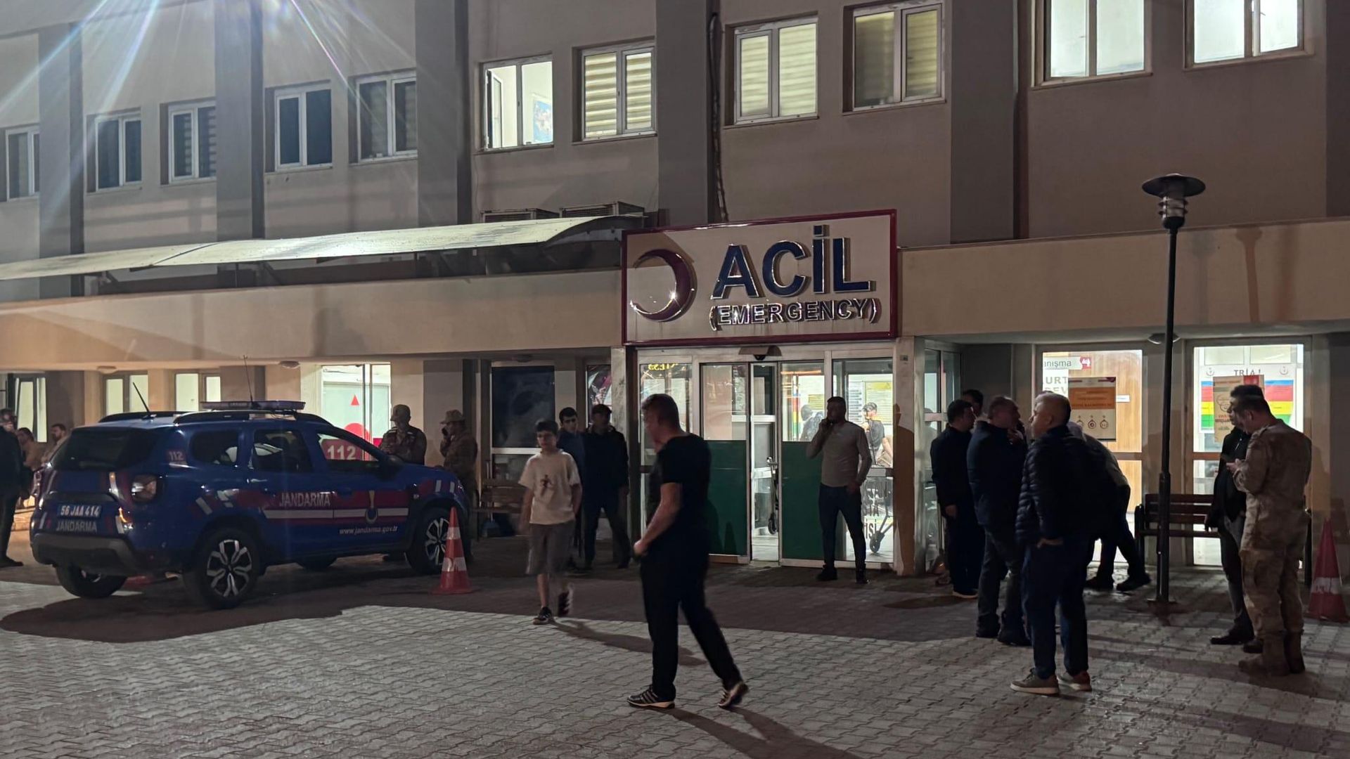 Siirt'te gıda zehirlenmesi şüphesi: 19'u öğrenci 22 kişi hastaneye kaldırıldı
