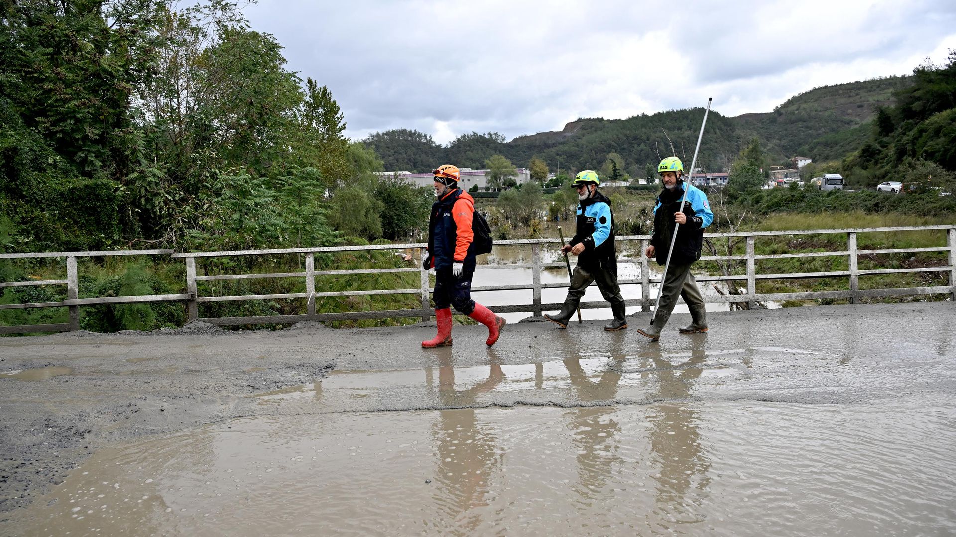 Kocaeli'de sele kapılan bir kişinin cansız bedeni İstanbul Pendik'te bulundu