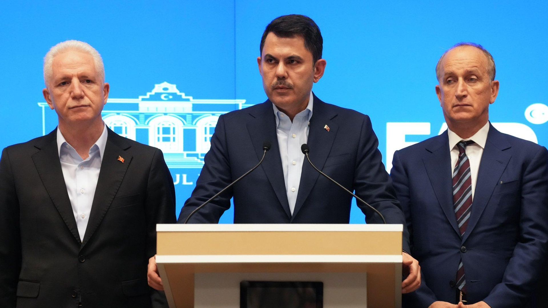 Bakan Kurum'dan Özgür Özel'e Ayazağa yanıtı: '2022'de İBB onayıyla hayata geçmiştir'