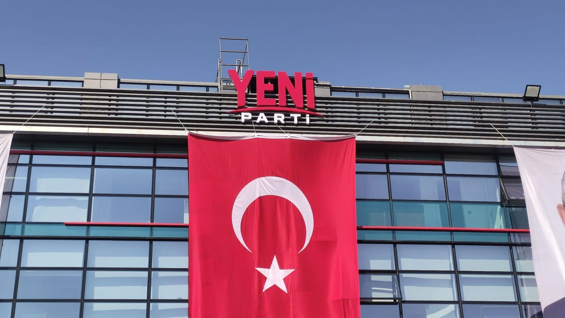 AYM kararını verdi: Yeni Parti isim değiştirmiyor