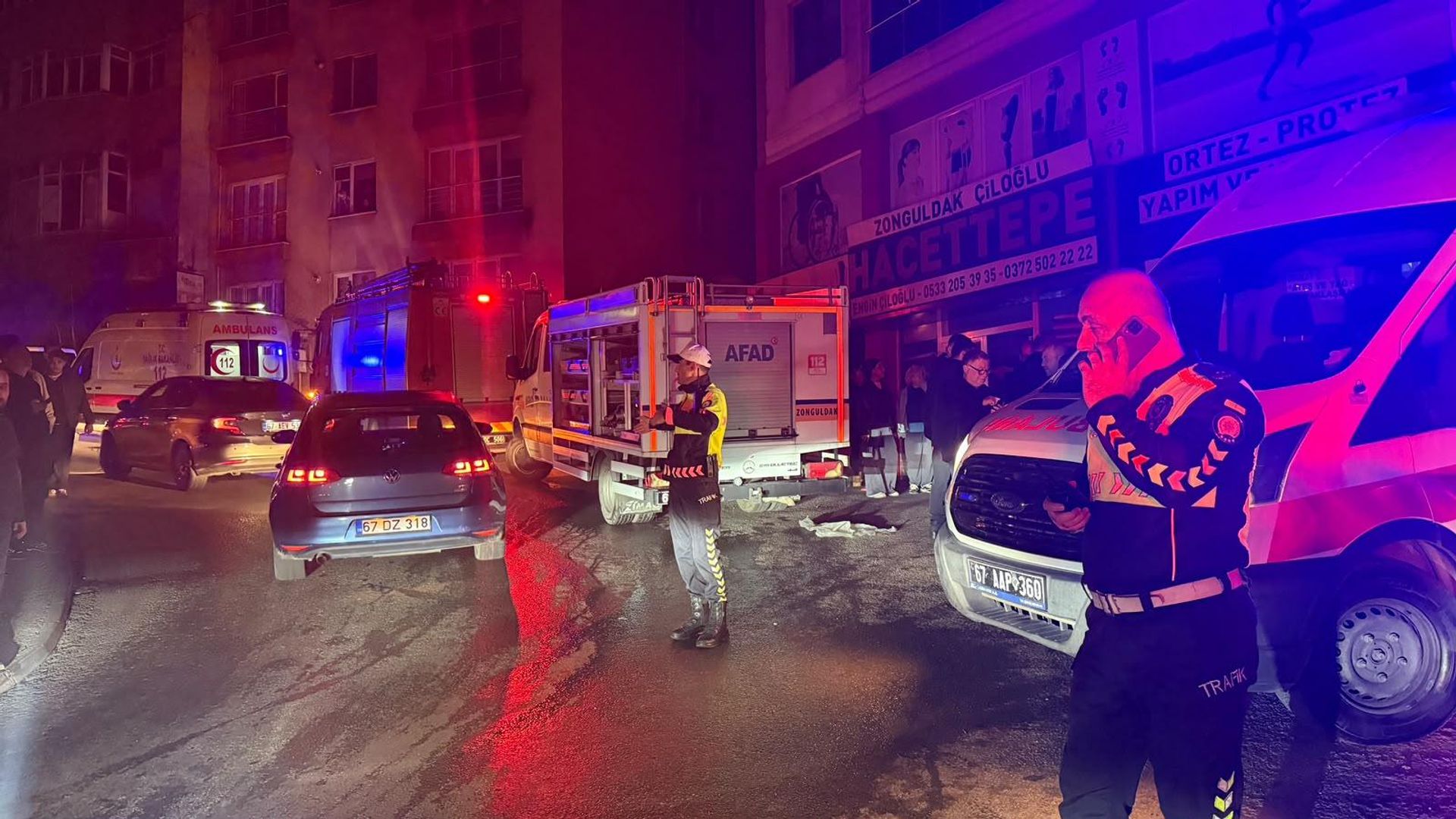 Zonguldak'ta 2 katlı bina çöktü: 1 ölü, 1 yaralı