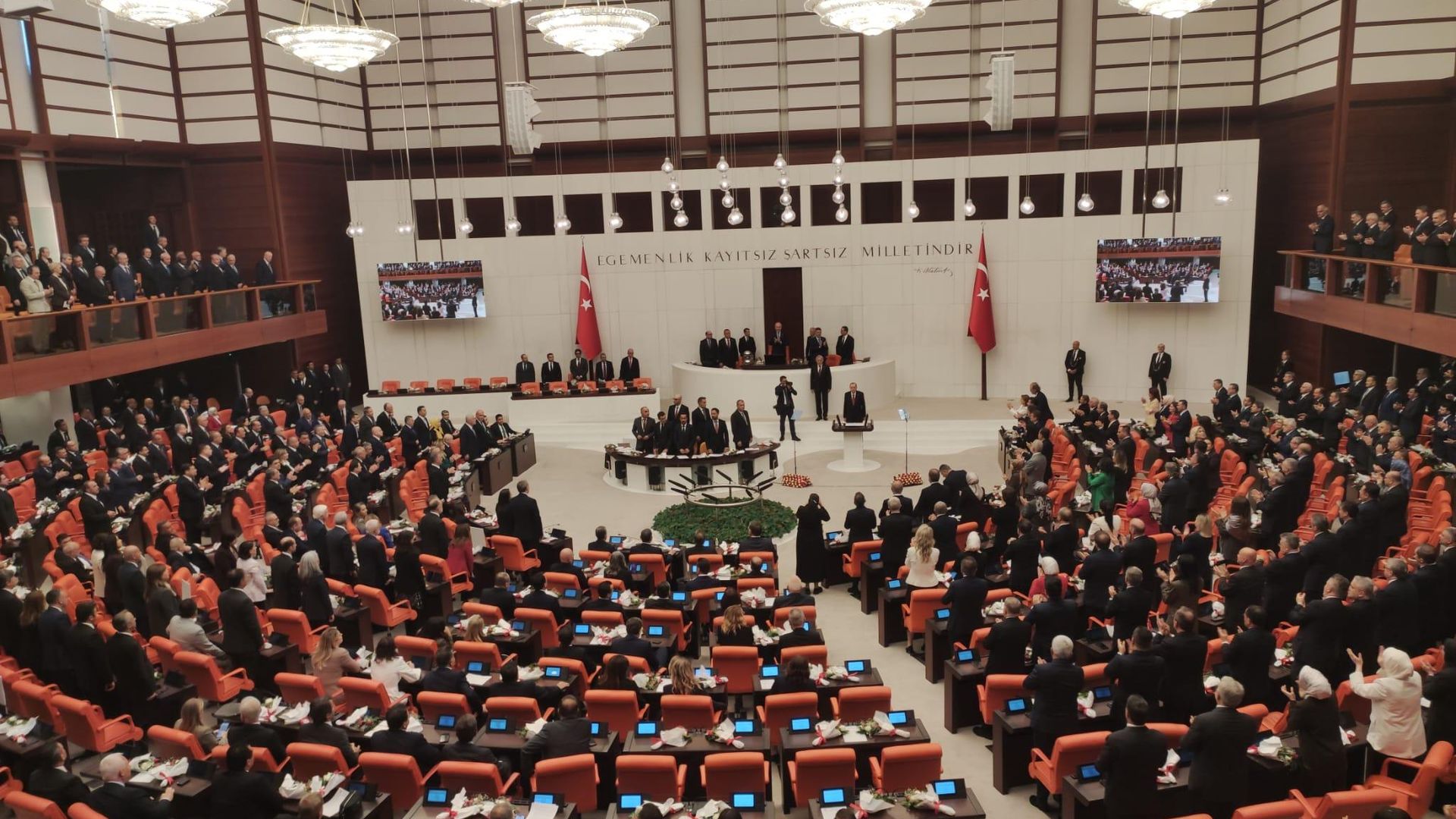 AK Parti'nin fon teklifine ilişkin önergesi kabul edildi: Bloke edilen işlemler de kapsama alındı